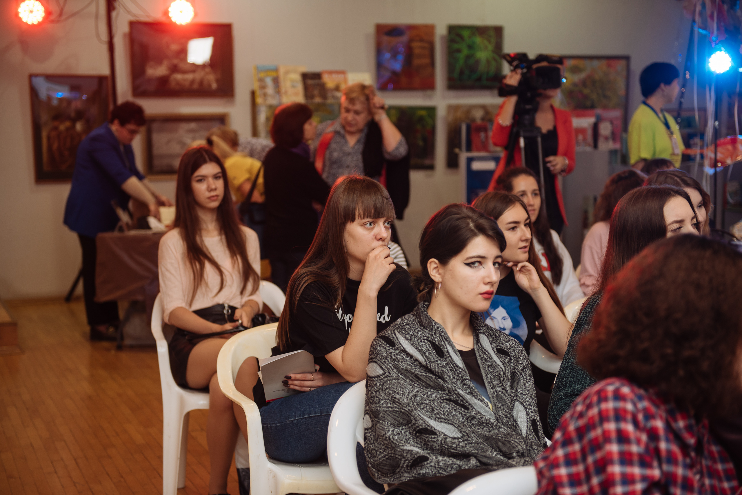 Южноуральская книжная выставка-ярмарка в Союзе Художников, Челябинск. Свадебный и просто хороший фотограф в Челябинске