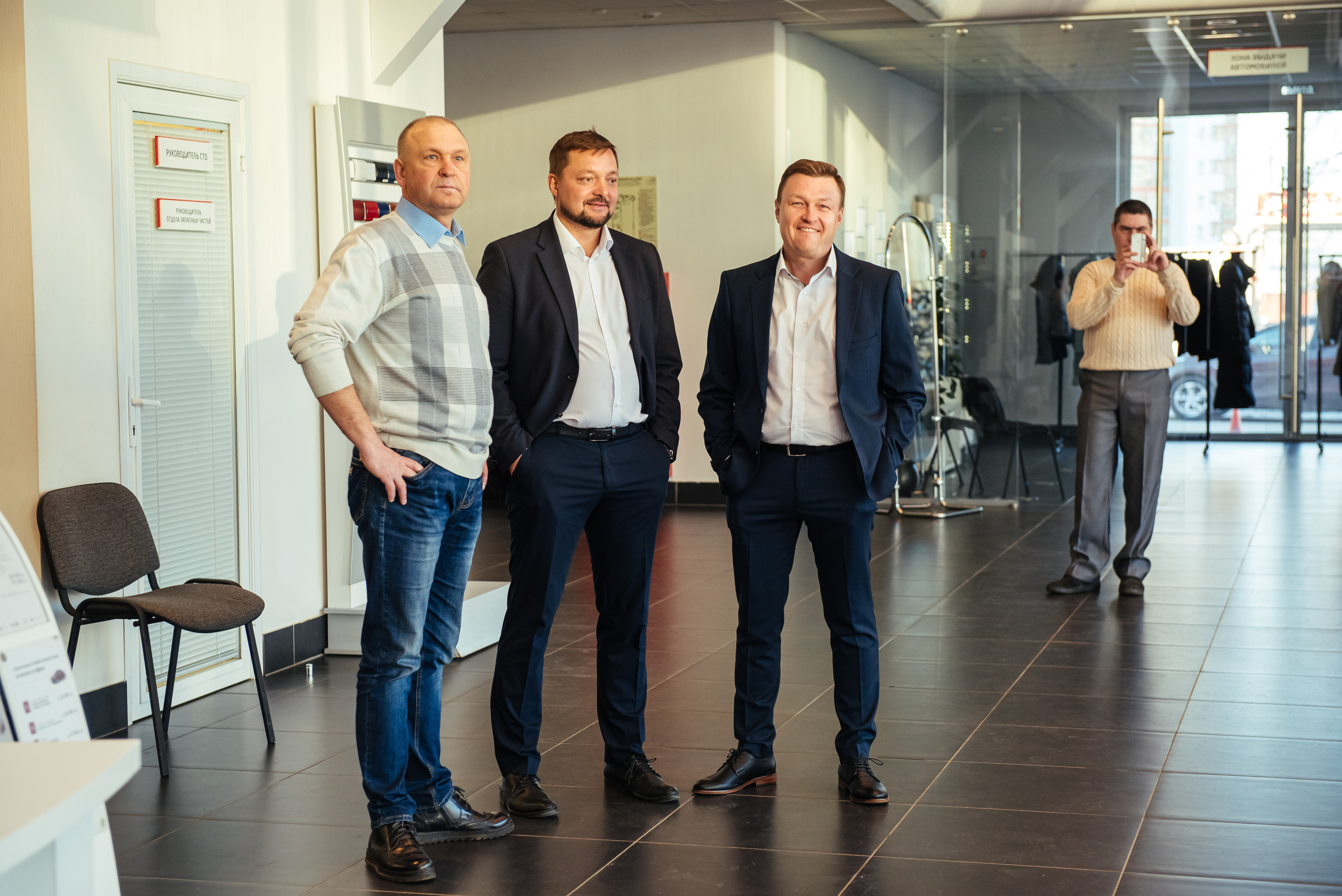 Фотосъемка репортажа с празднования 8 марта в KIA-центре, Челябинск. Свадебный и просто хороший фотограф в Челябинске