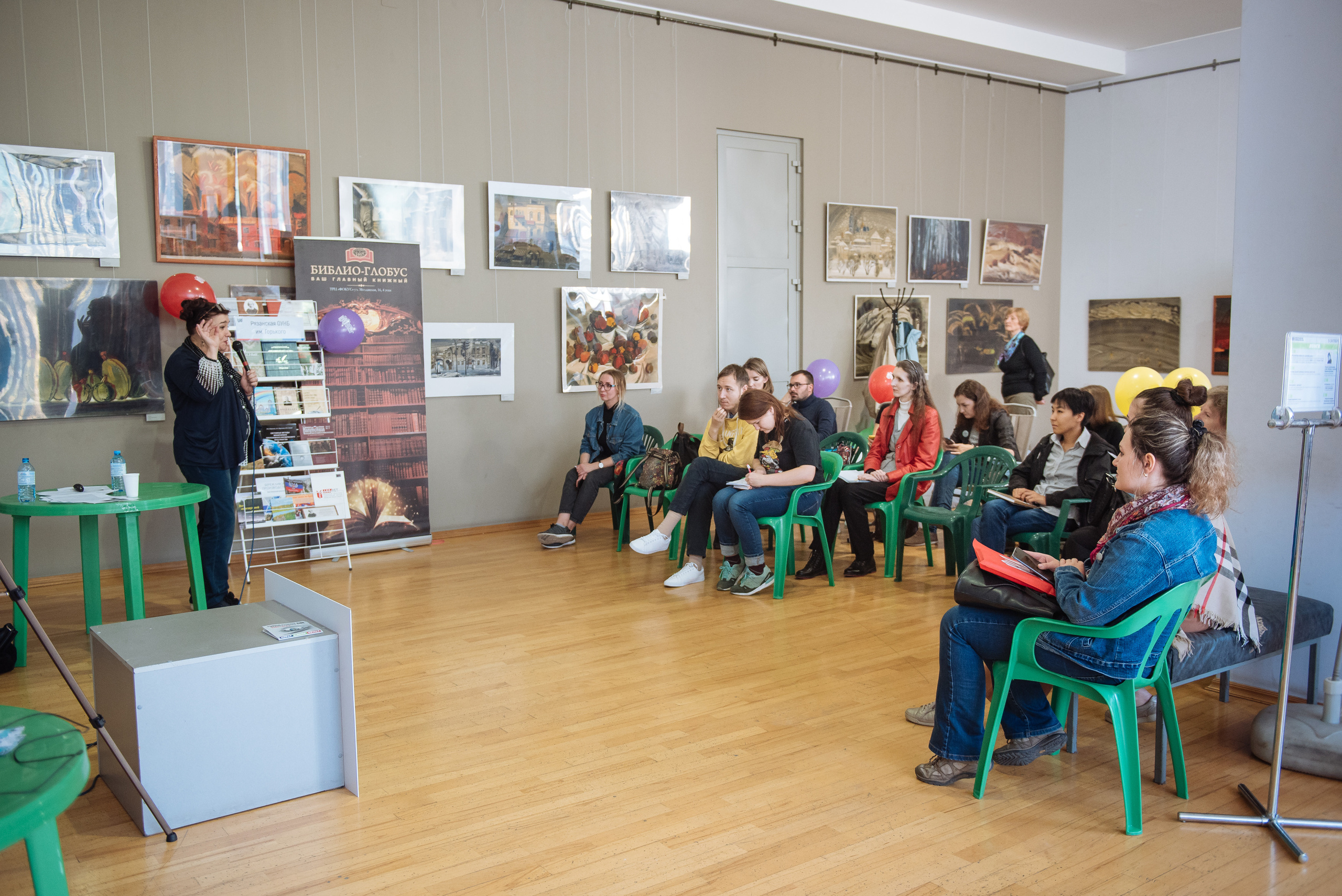Южноуральская книжная выставка-ярмарка в Союзе Художников, Челябинск. Свадебный и просто хороший фотограф в Челябинске