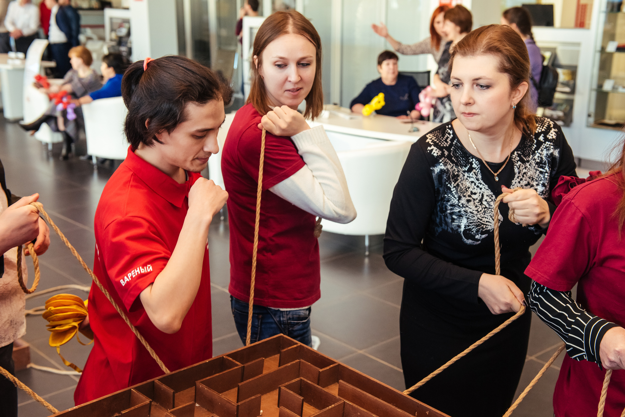 Фотосъемка репортажа с празднования 8 марта в KIA-центре, Челябинск. Свадебный и просто хороший фотограф в Челябинске