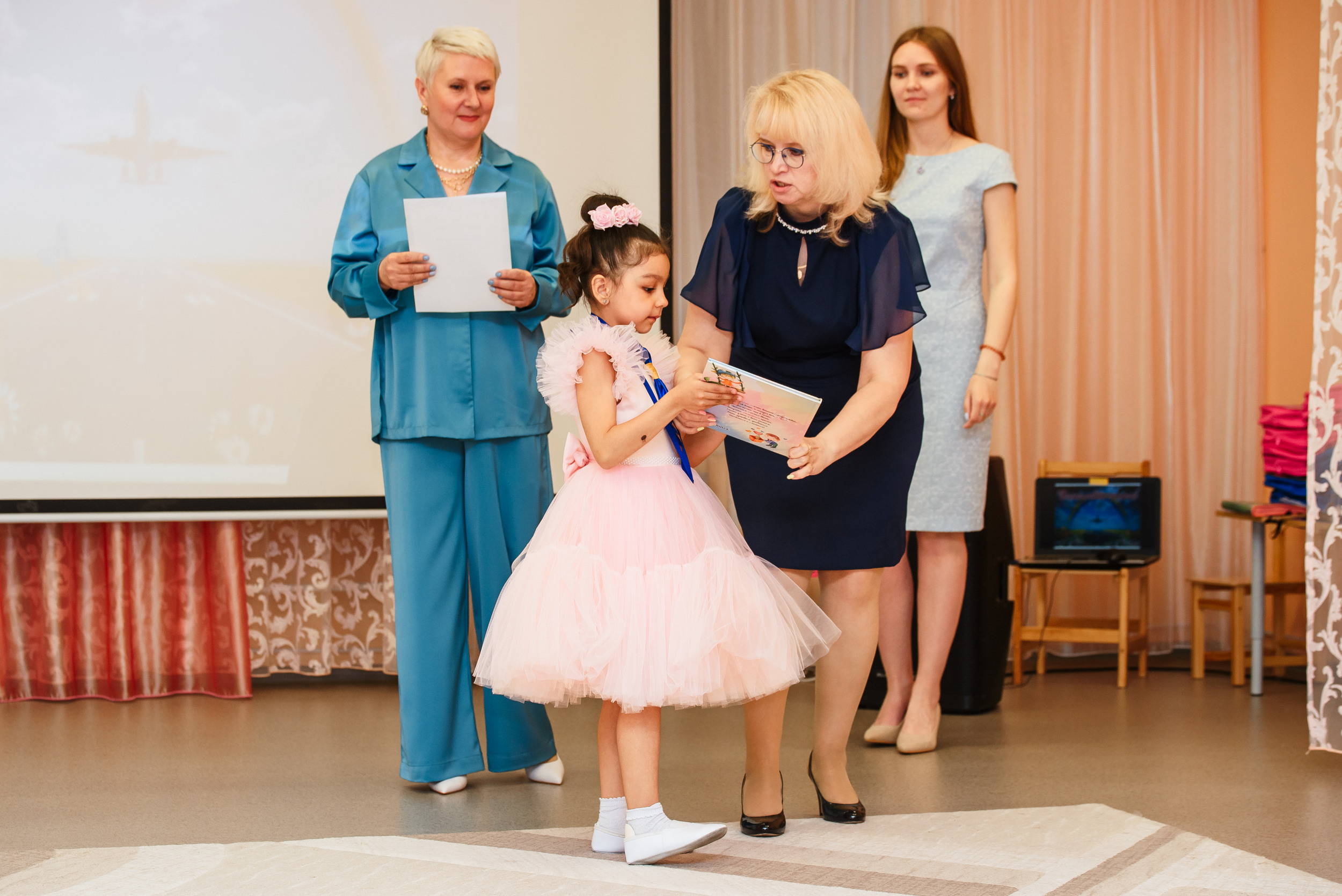 Выпускной в детсаду. Wedding and family photographer USA