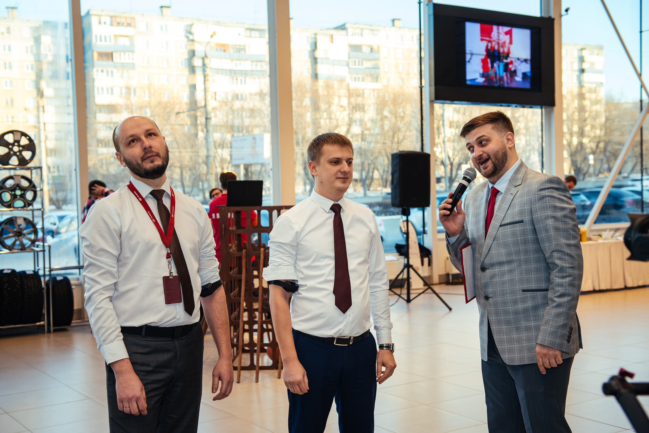 Фотосъемка репортажа с празднования 8 марта в KIA-центре, Челябинск. Свадебный и просто хороший фотограф в Челябинске