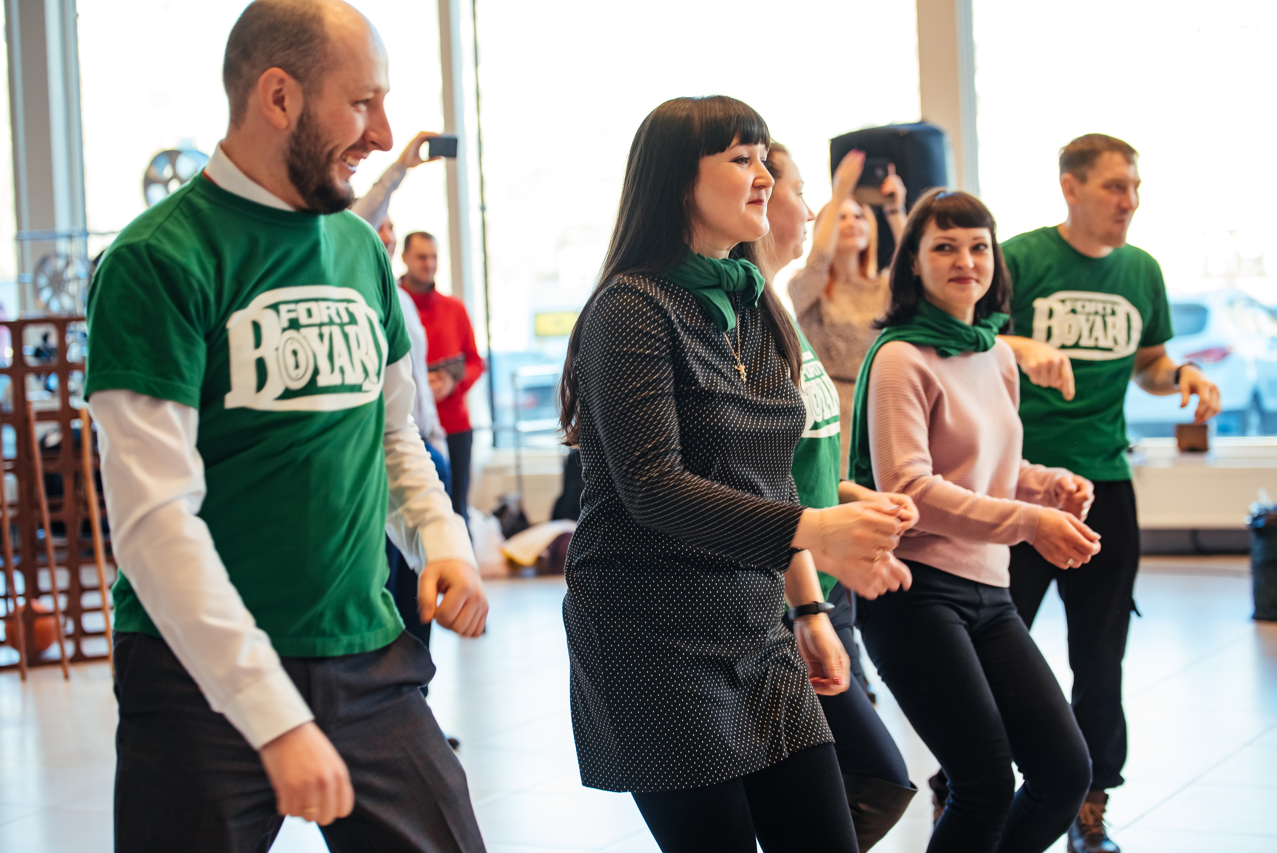 Фотосъемка репортажа с празднования 8 марта в KIA-центре, Челябинск. Свадебный и просто хороший фотограф в Челябинске