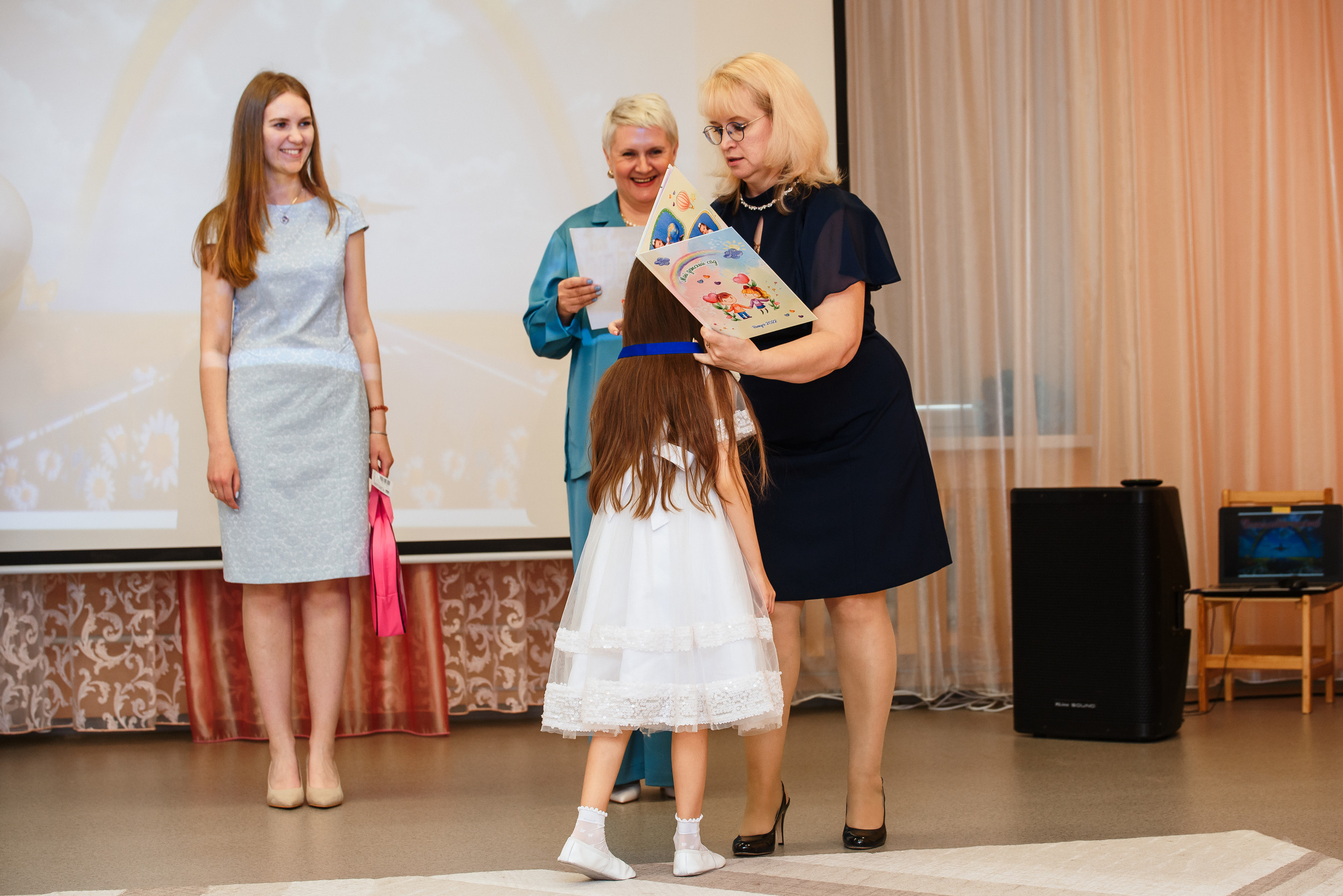 Выпускной в детсаду. Wedding and family photographer USA