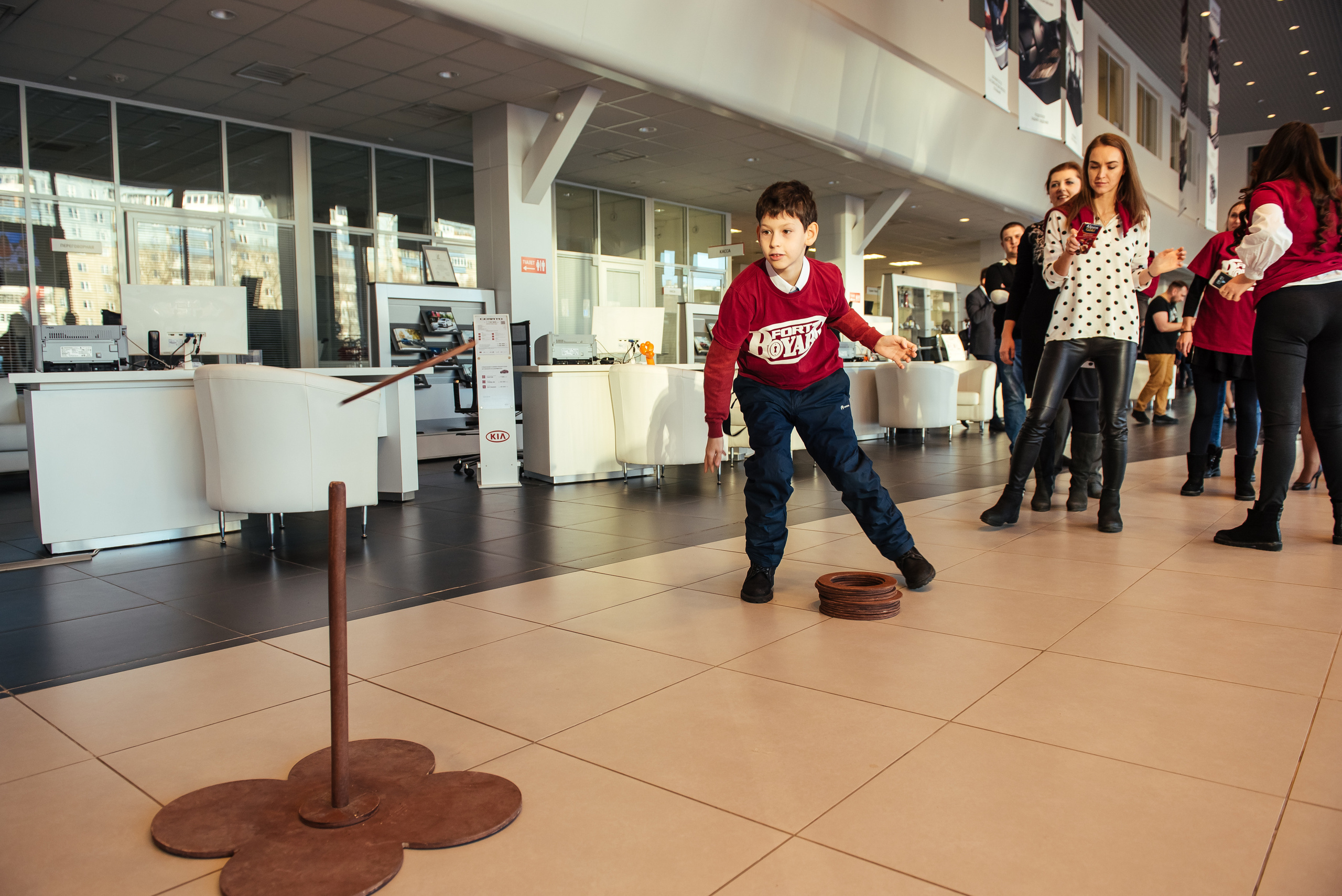 Фотосъемка репортажа с празднования 8 марта в KIA-центре, Челябинск. Свадебный и просто хороший фотограф в Челябинске