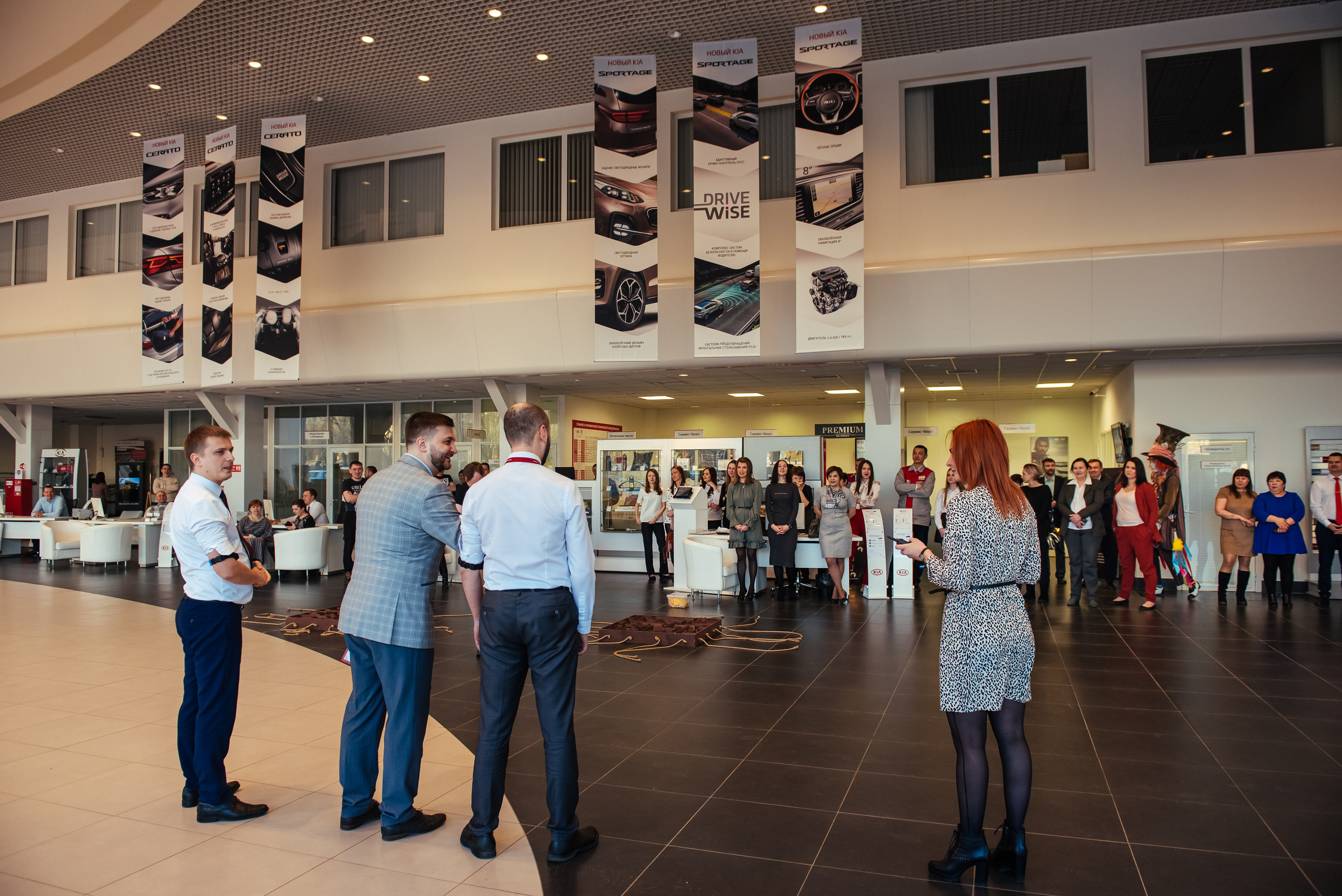 Фотосъемка репортажа с празднования 8 марта в KIA-центре, Челябинск. Свадебный и просто хороший фотограф в Челябинске