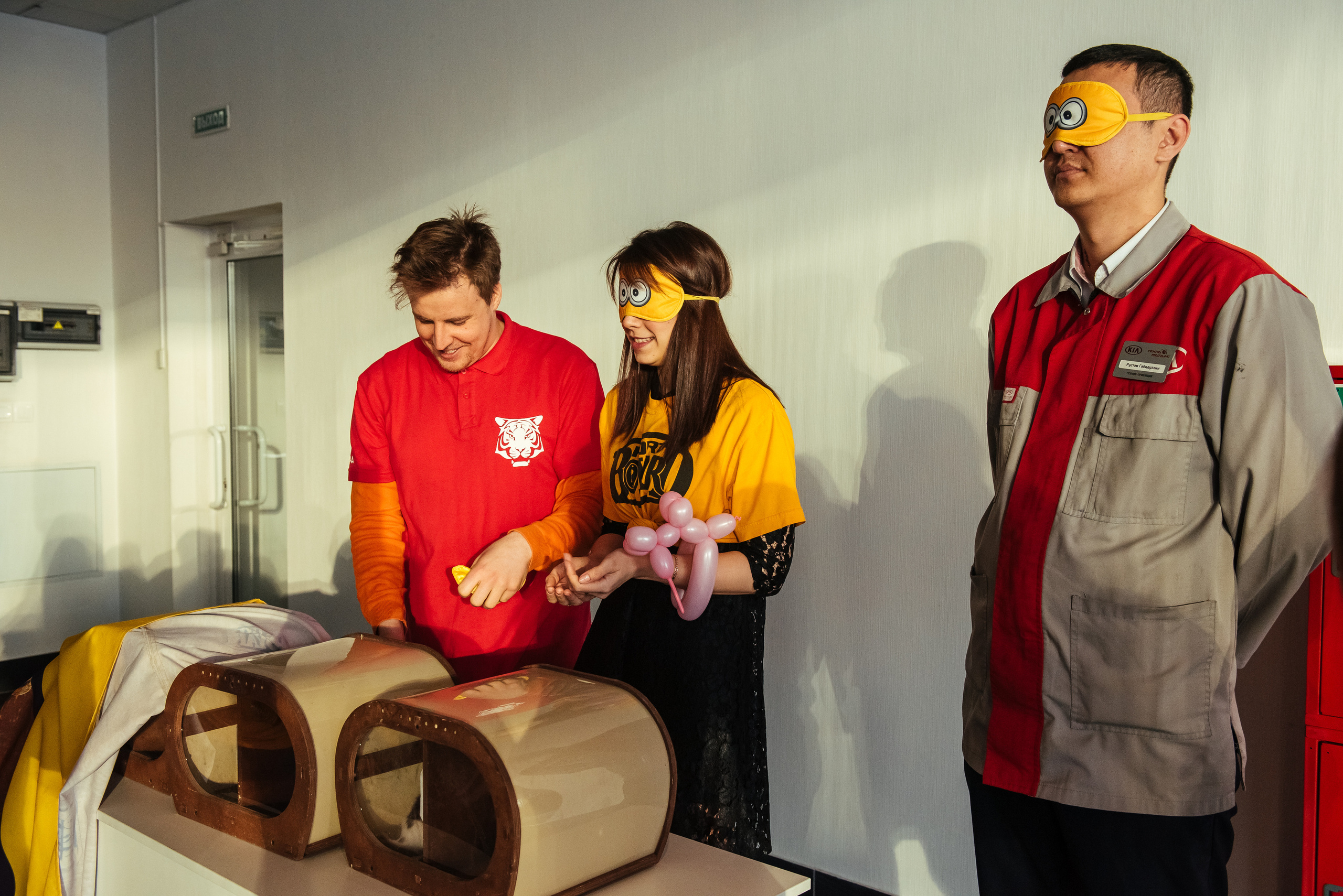 Фотосъемка репортажа с празднования 8 марта в KIA-центре, Челябинск. Свадебный и просто хороший фотограф в Челябинске