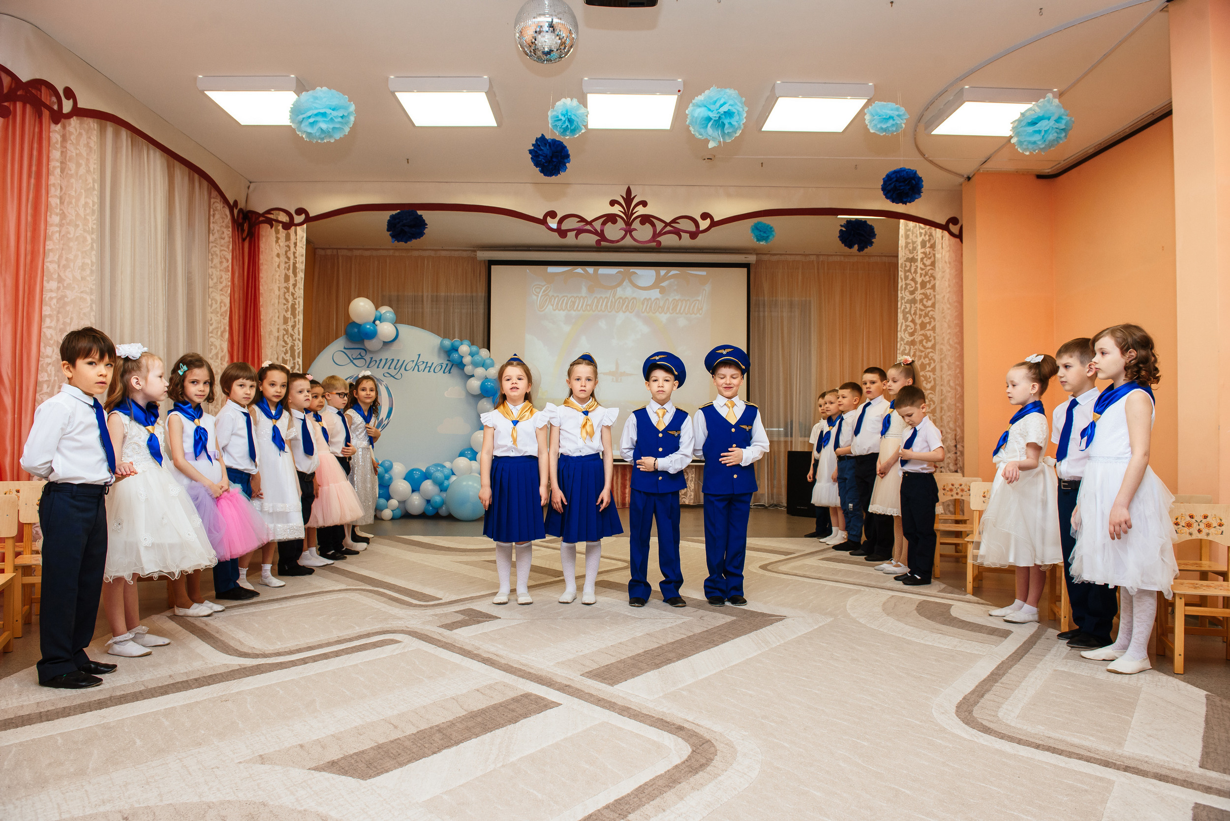 Выпускной в детсаду. Wedding and family photographer USA