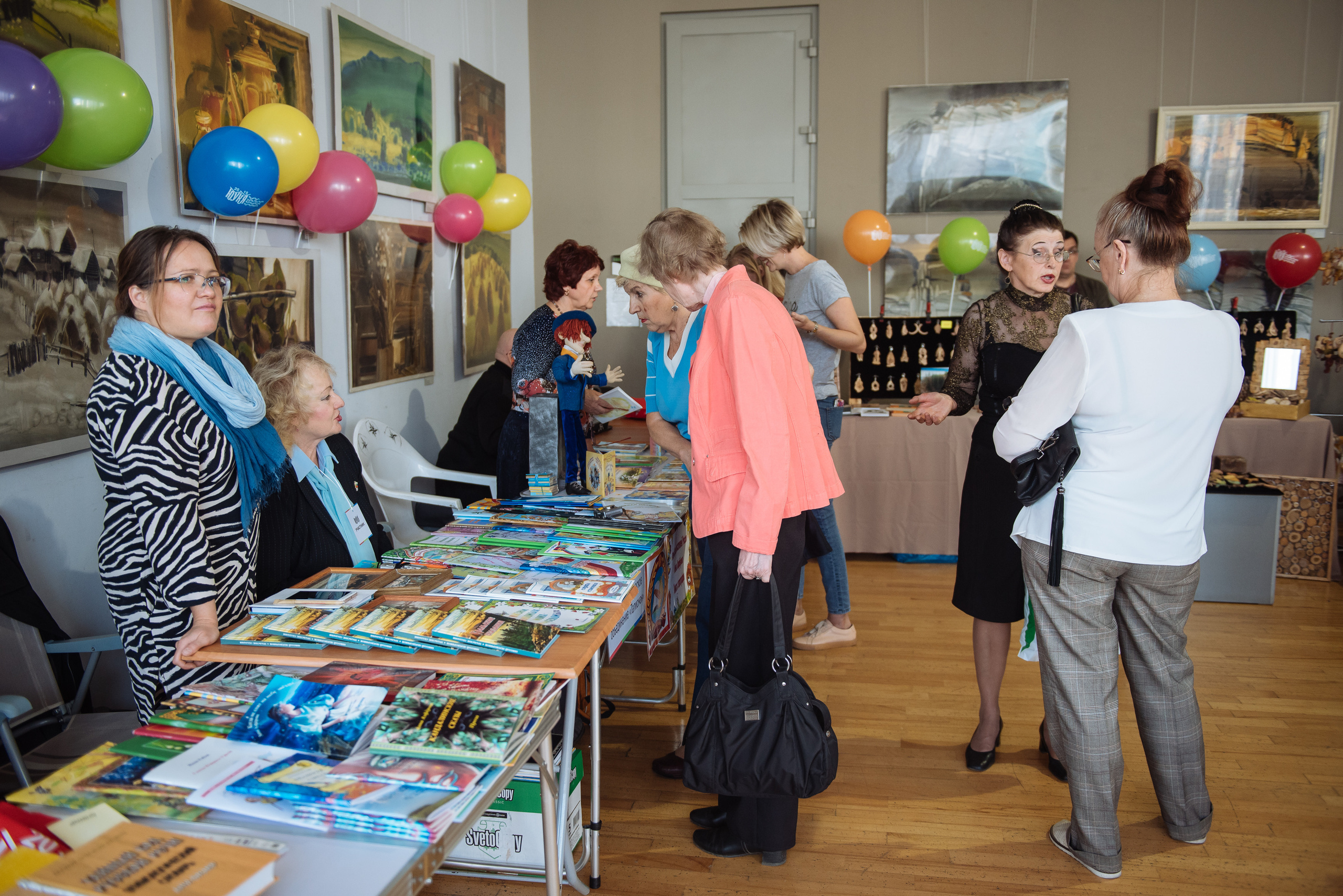 Южноуральская книжная выставка-ярмарка в Союзе Художников, Челябинск. Свадебный и просто хороший фотограф в Челябинске