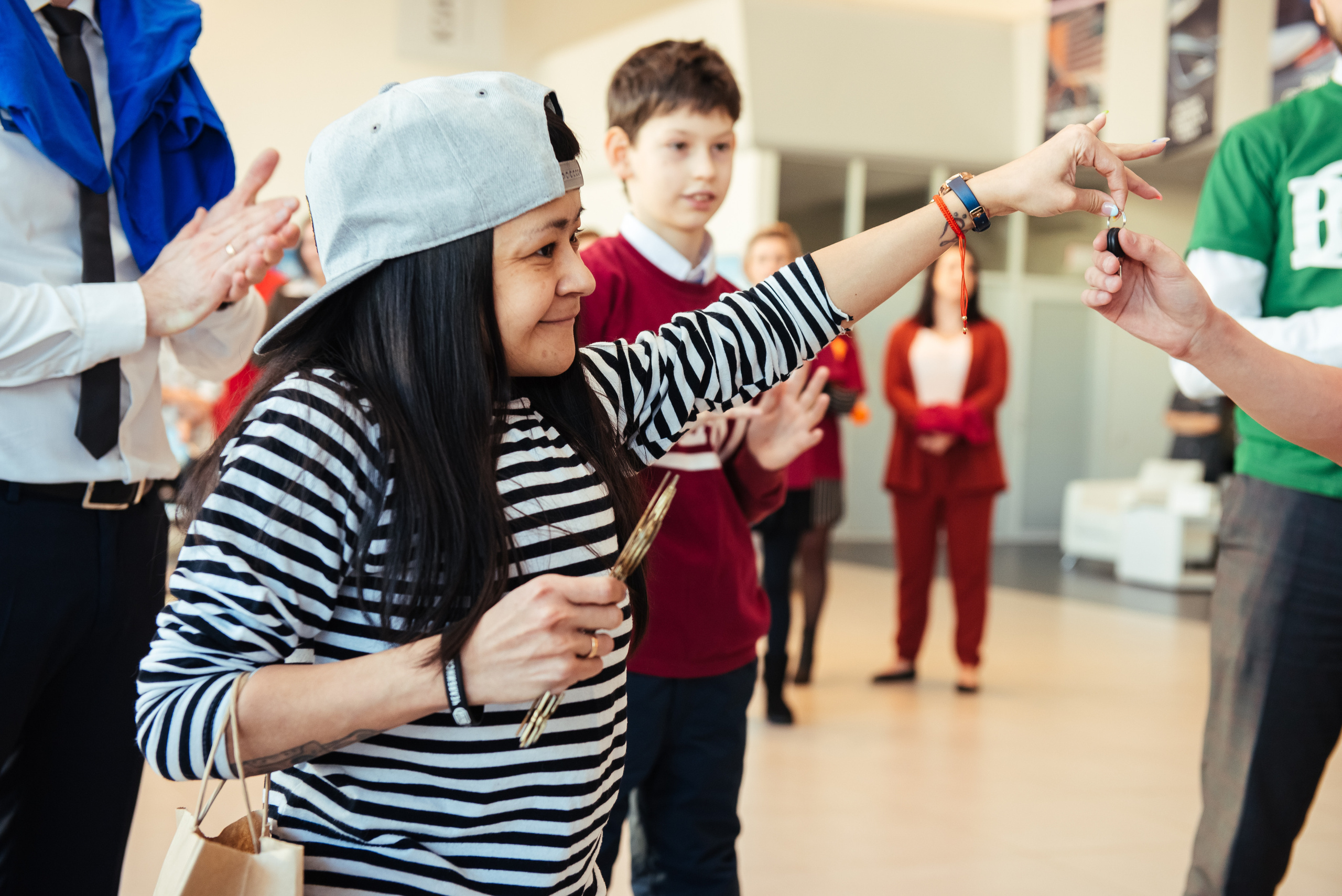 Фотосъемка репортажа с празднования 8 марта в KIA-центре, Челябинск. Свадебный и просто хороший фотограф в Челябинске