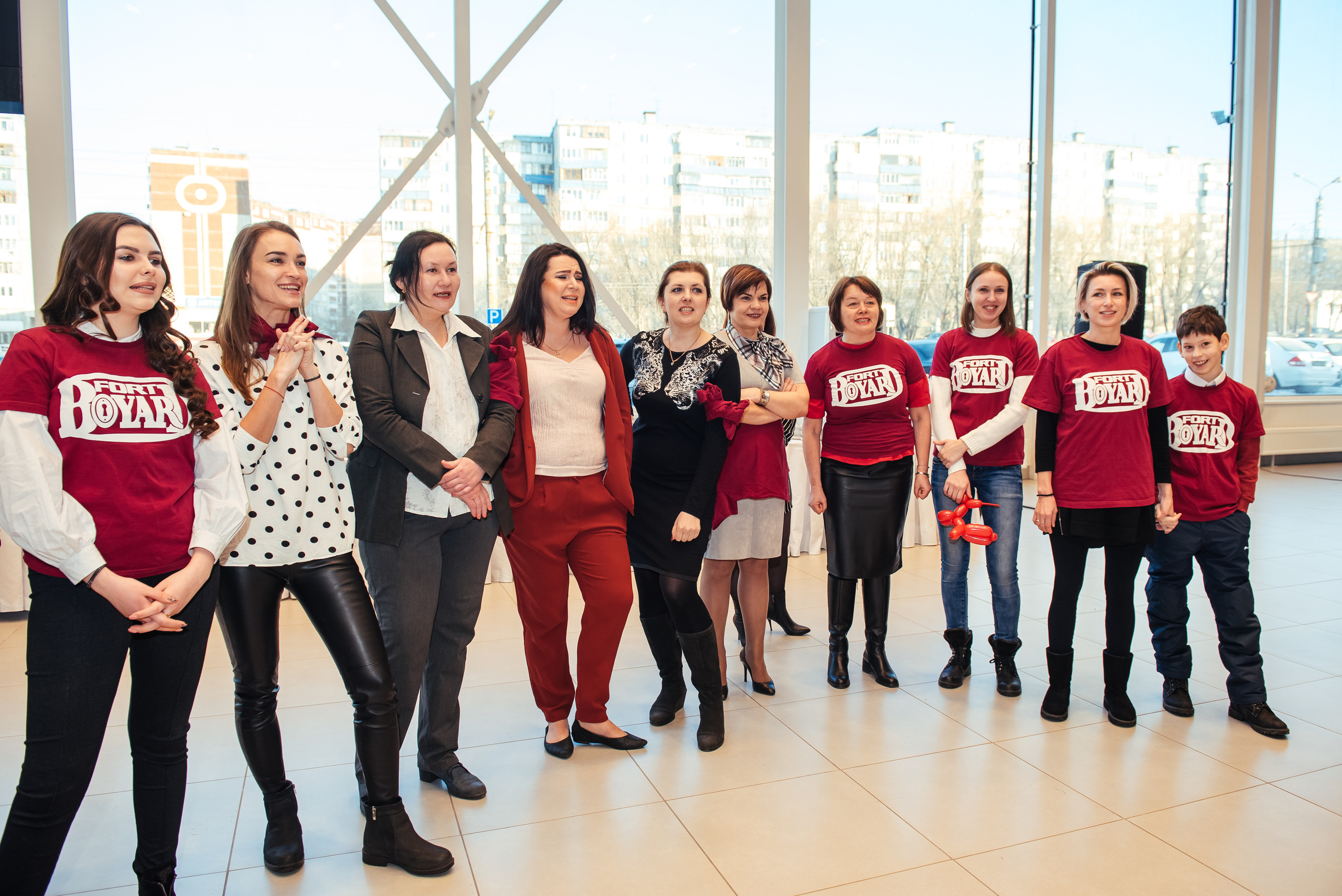 Фотосъемка репортажа с празднования 8 марта в KIA-центре, Челябинск. Свадебный и просто хороший фотограф в Челябинске