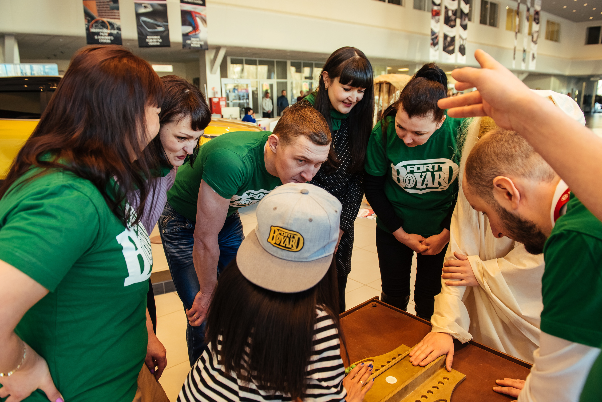 Фотосъемка репортажа с празднования 8 марта в KIA-центре, Челябинск. Свадебный и просто хороший фотограф в Челябинске