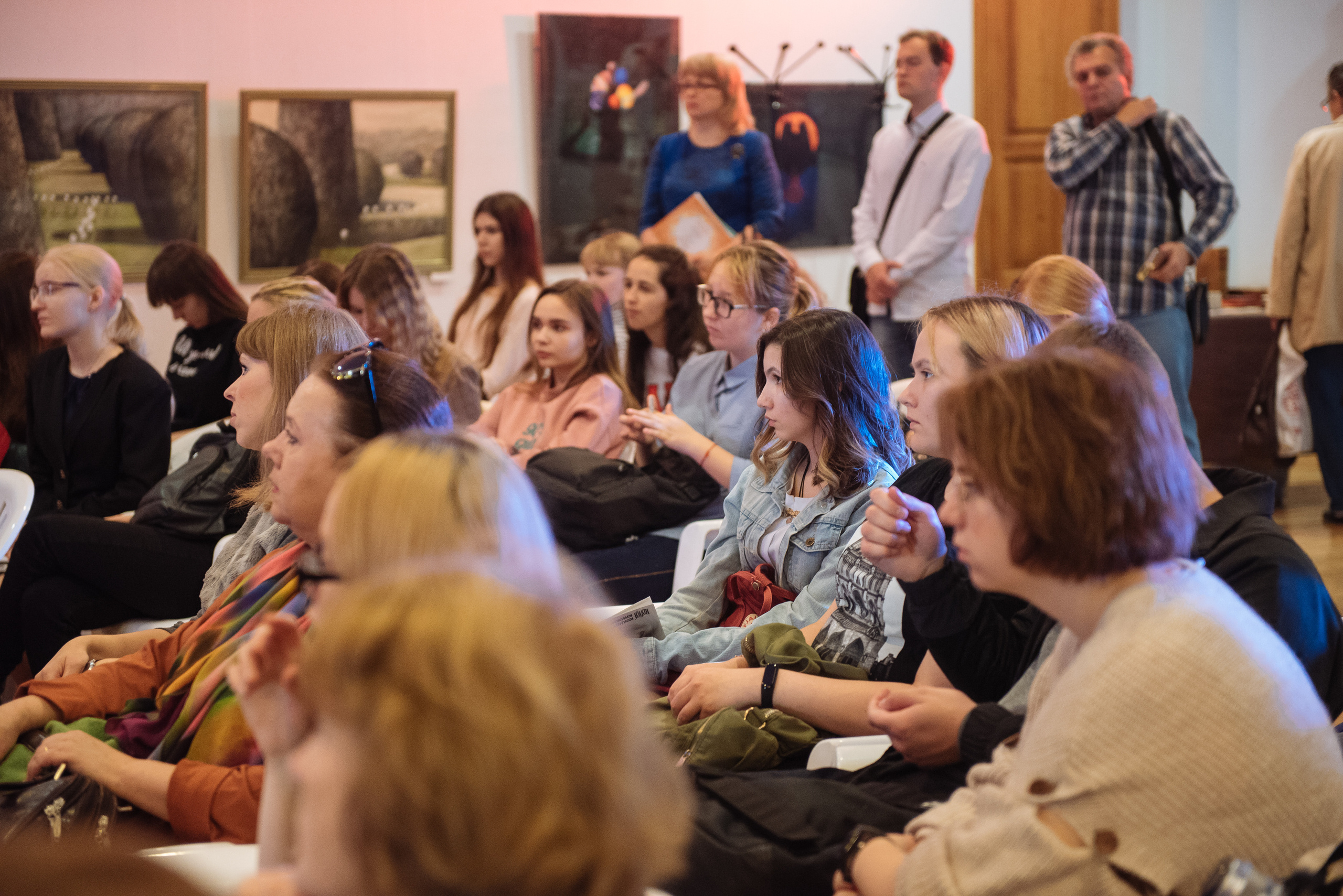 Южноуральская книжная выставка-ярмарка в Союзе Художников, Челябинск. Свадебный и просто хороший фотограф в Челябинске