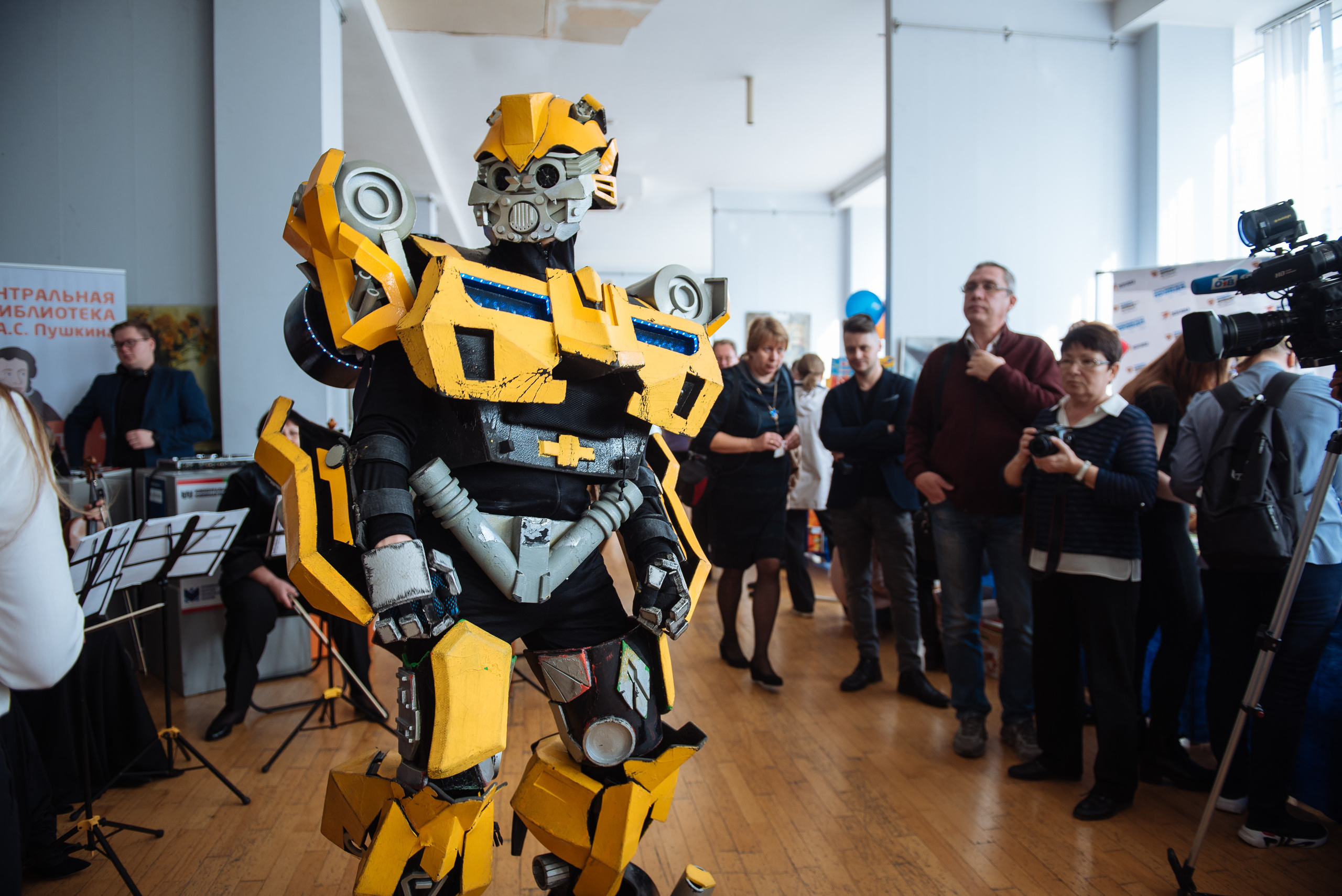 Южноуральская книжная выставка-ярмарка в Союзе Художников, Челябинск. Свадебный и просто хороший фотограф в Челябинске