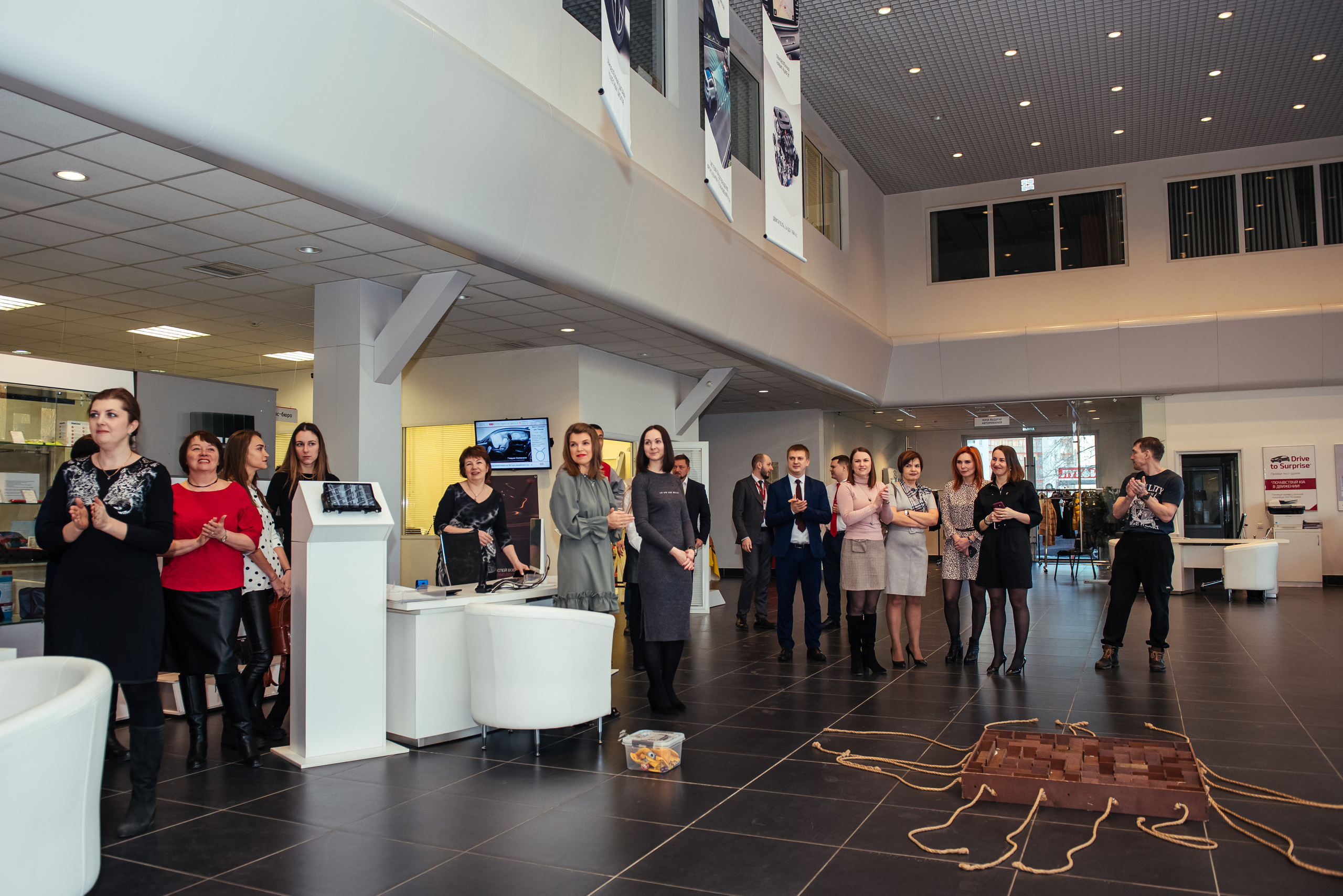 Фотосъемка репортажа с празднования 8 марта в KIA-центре, Челябинск. Свадебный и просто хороший фотограф в Челябинске