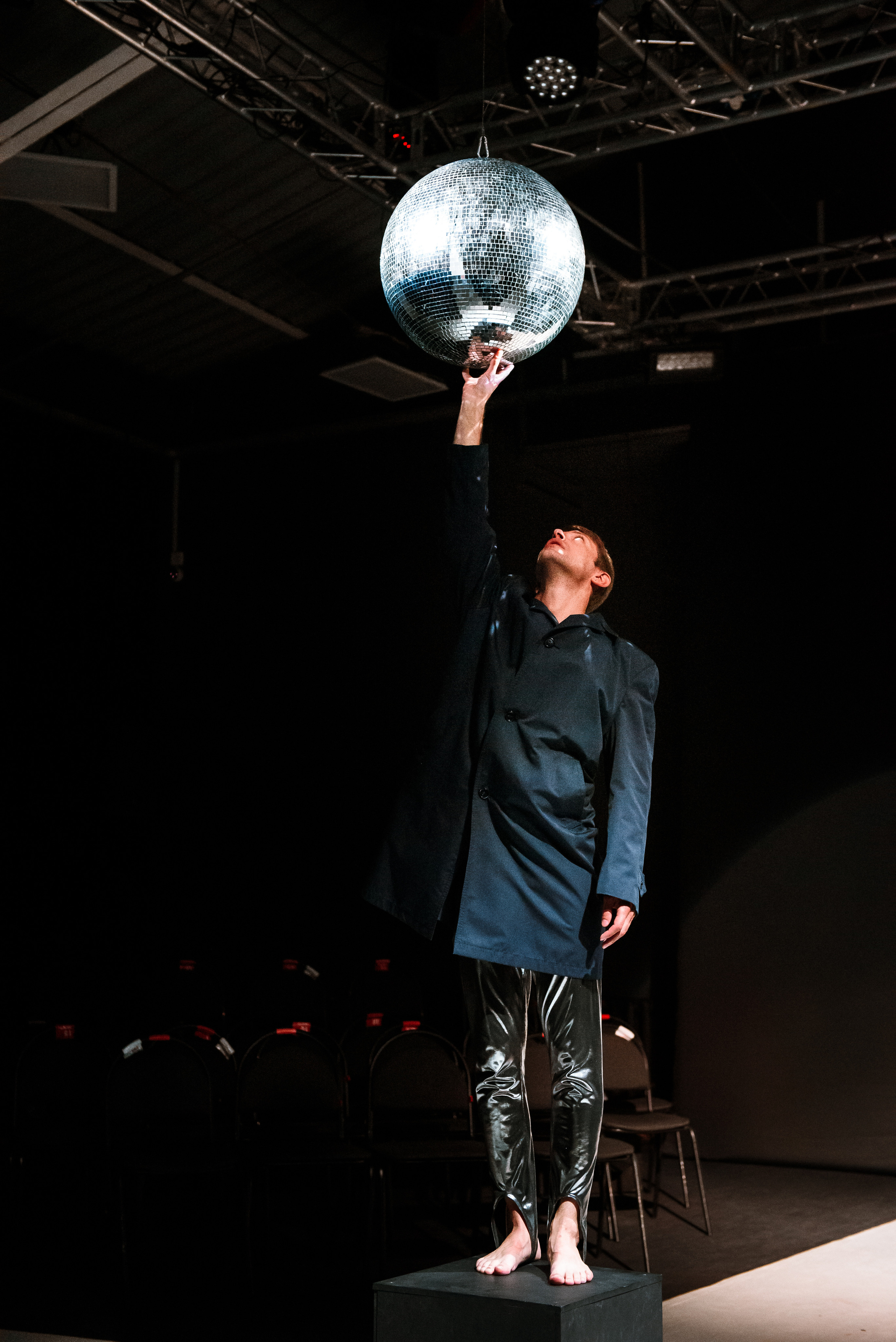 Спектакль «Я танцую как дебил». Wedding and family photographer USA