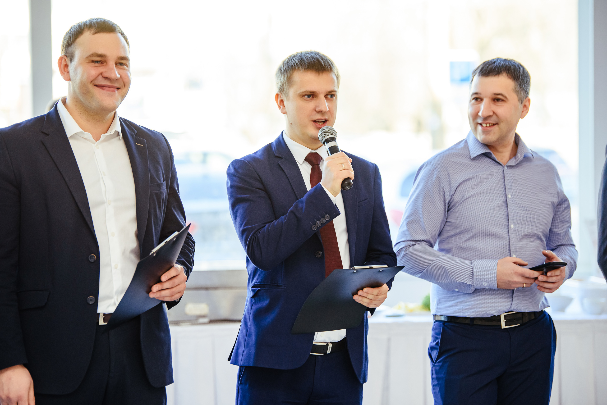 Фотосъемка репортажа с празднования 8 марта в KIA-центре, Челябинск. Свадебный и просто хороший фотограф в Челябинске