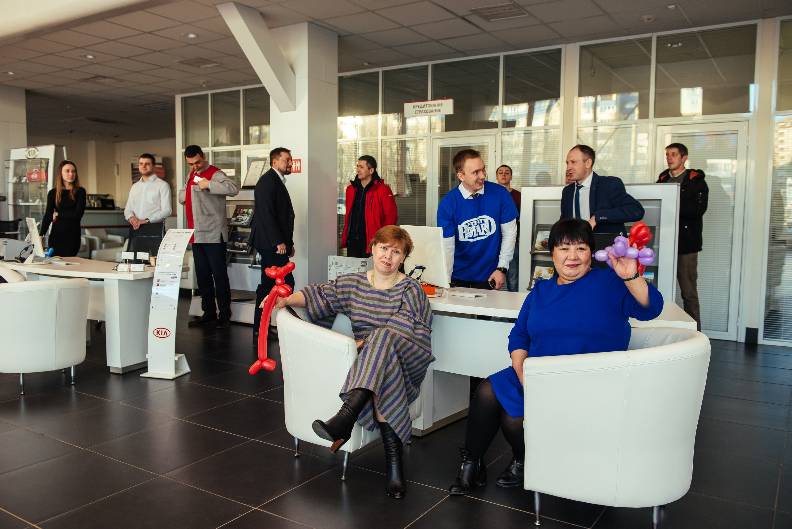 Фотосъемка репортажа с празднования 8 марта в KIA-центре, Челябинск. Свадебный и просто хороший фотограф в Челябинске