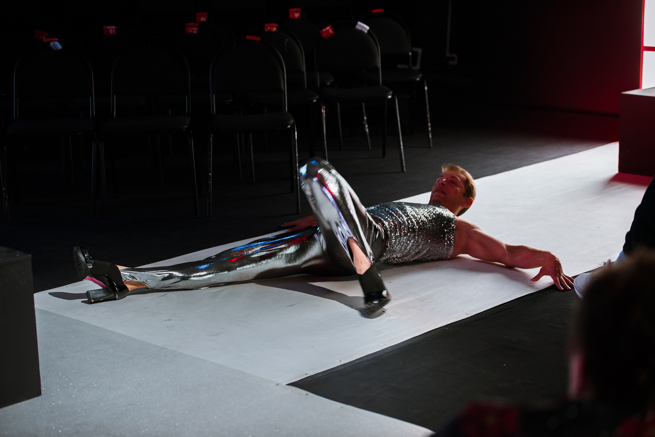 Спектакль «Я танцую как дебил». Wedding and family photographer USA