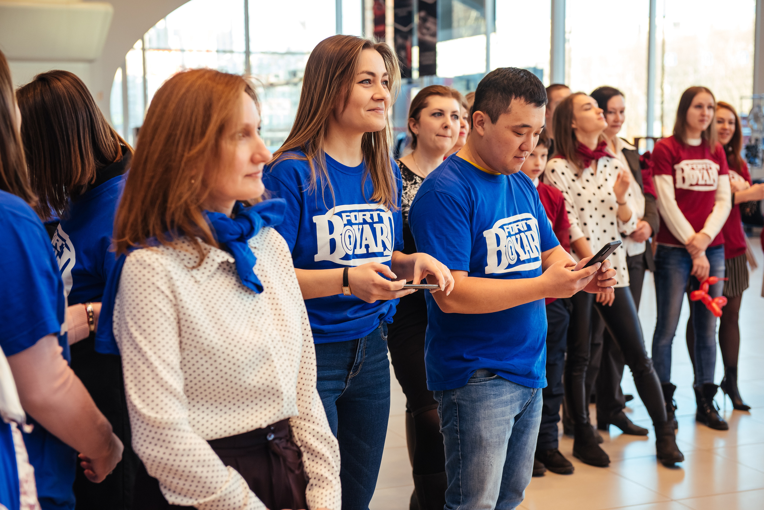 Фотосъемка репортажа с празднования 8 марта в KIA-центре, Челябинск. Свадебный и просто хороший фотограф в Челябинске