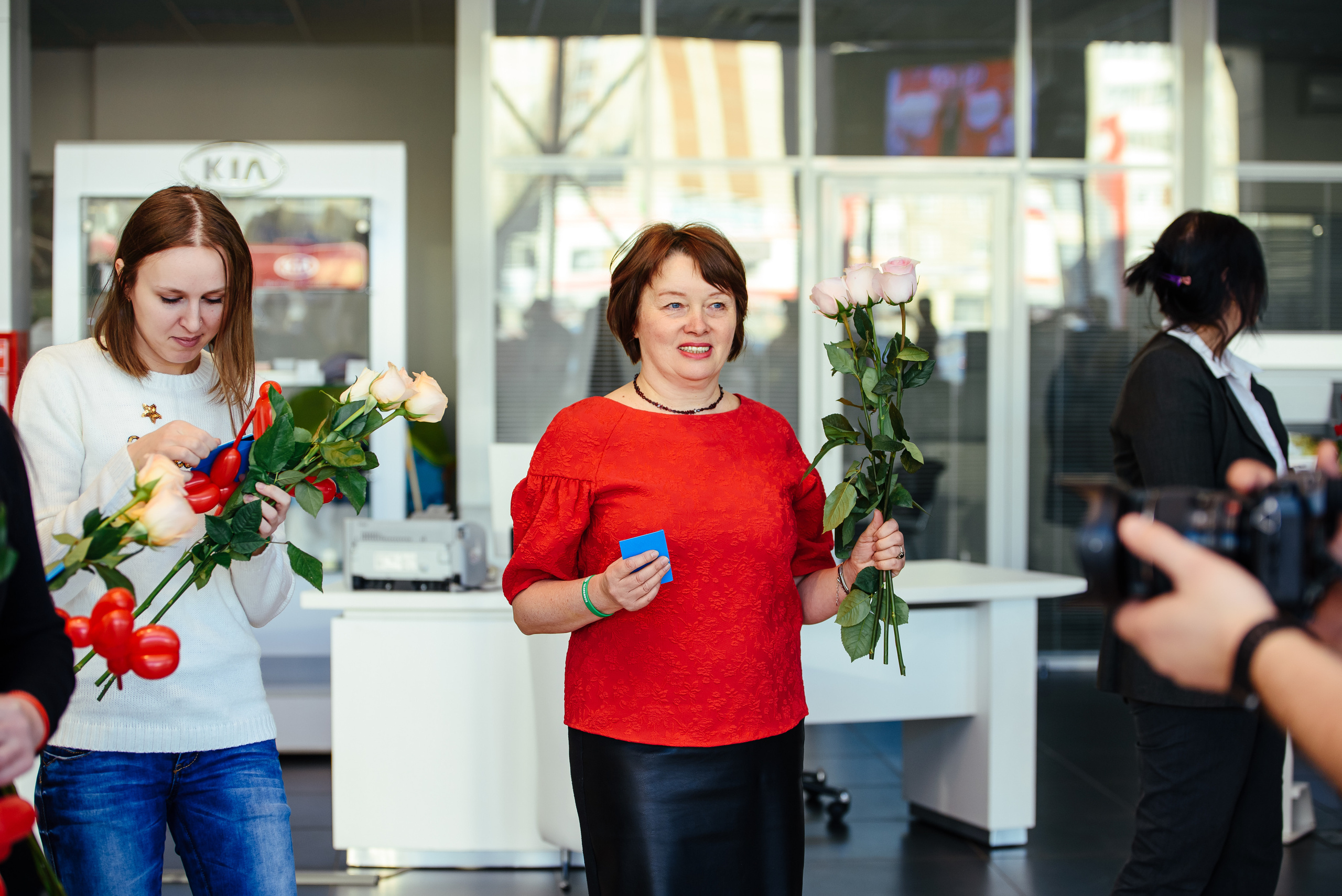 Фотосъемка репортажа с празднования 8 марта в KIA-центре, Челябинск. Свадебный и просто хороший фотограф в Челябинске