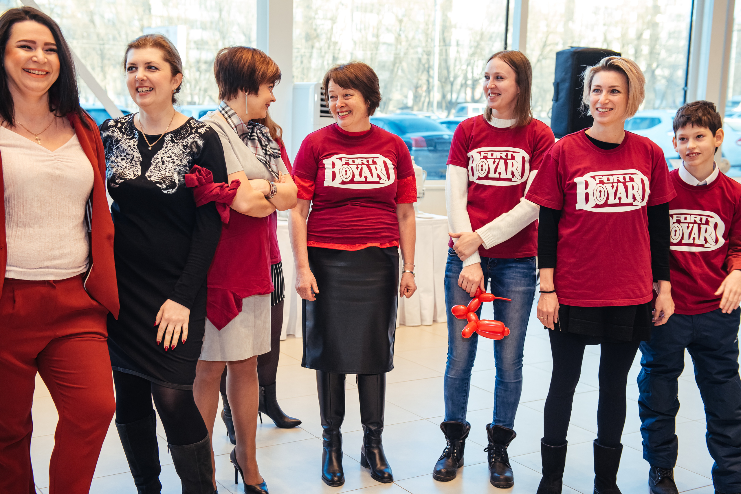 Фотосъемка репортажа с празднования 8 марта в KIA-центре, Челябинск. Свадебный и просто хороший фотограф в Челябинске