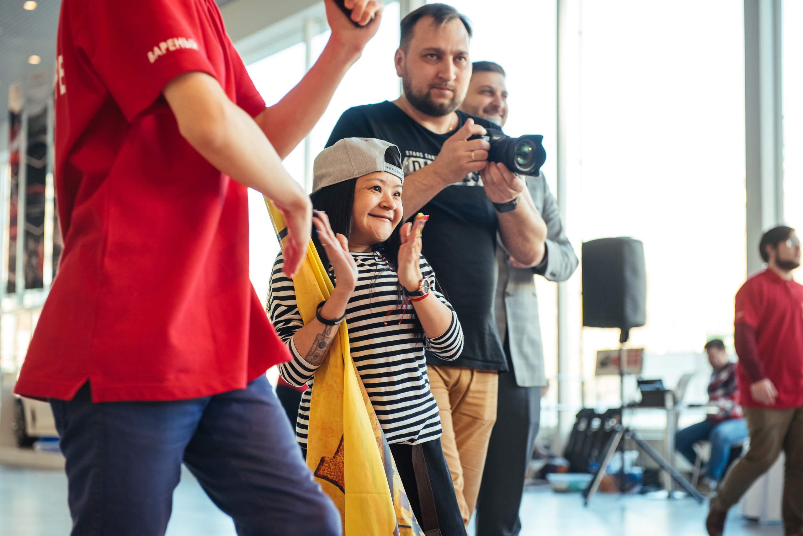 Фотосъемка репортажа с празднования 8 марта в KIA-центре, Челябинск. Свадебный и просто хороший фотограф в Челябинске