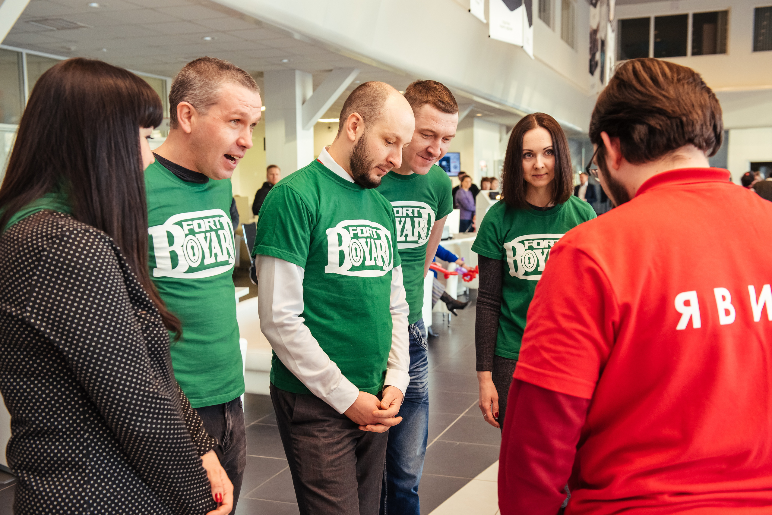 Фотосъемка репортажа с празднования 8 марта в KIA-центре, Челябинск. Свадебный и просто хороший фотограф в Челябинске