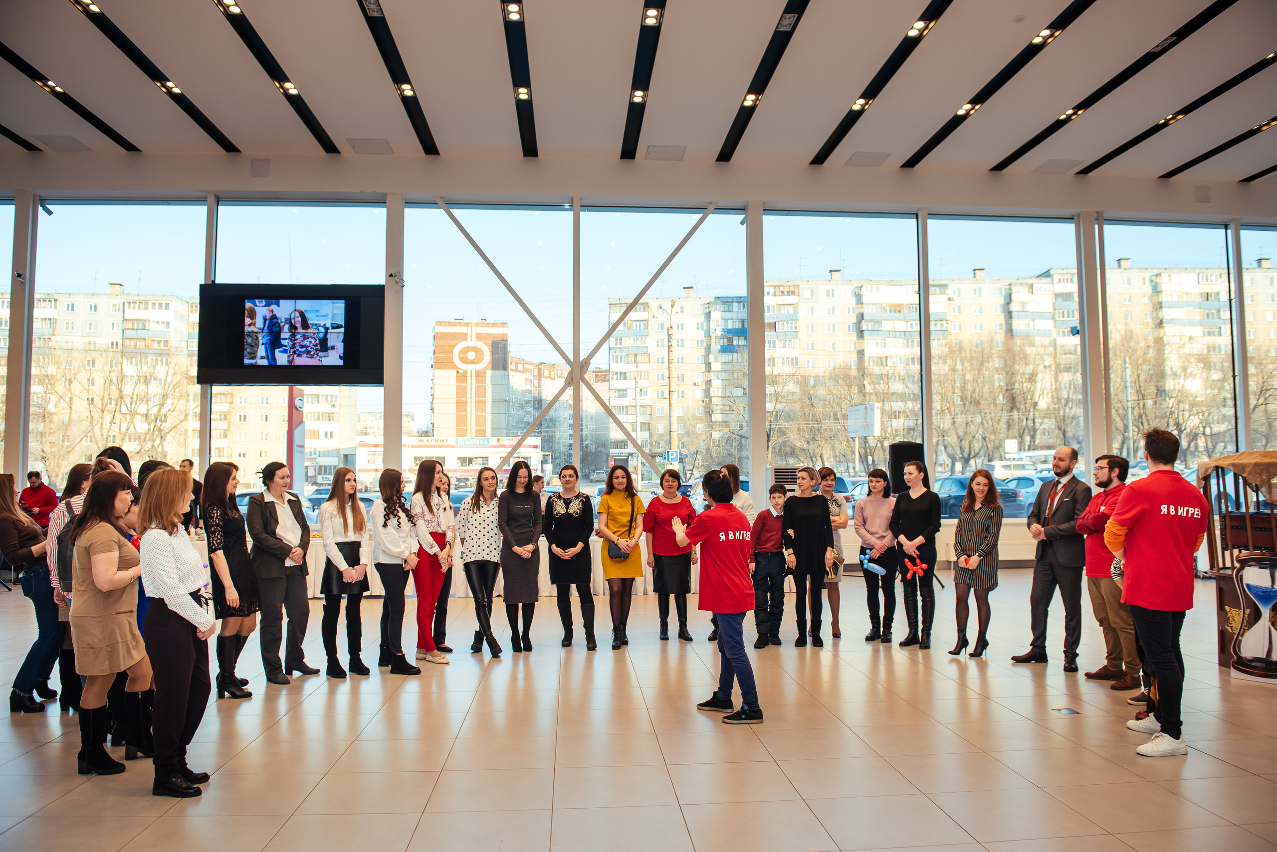 Фотосъемка репортажа с празднования 8 марта в KIA-центре, Челябинск. Свадебный и просто хороший фотограф в Челябинске