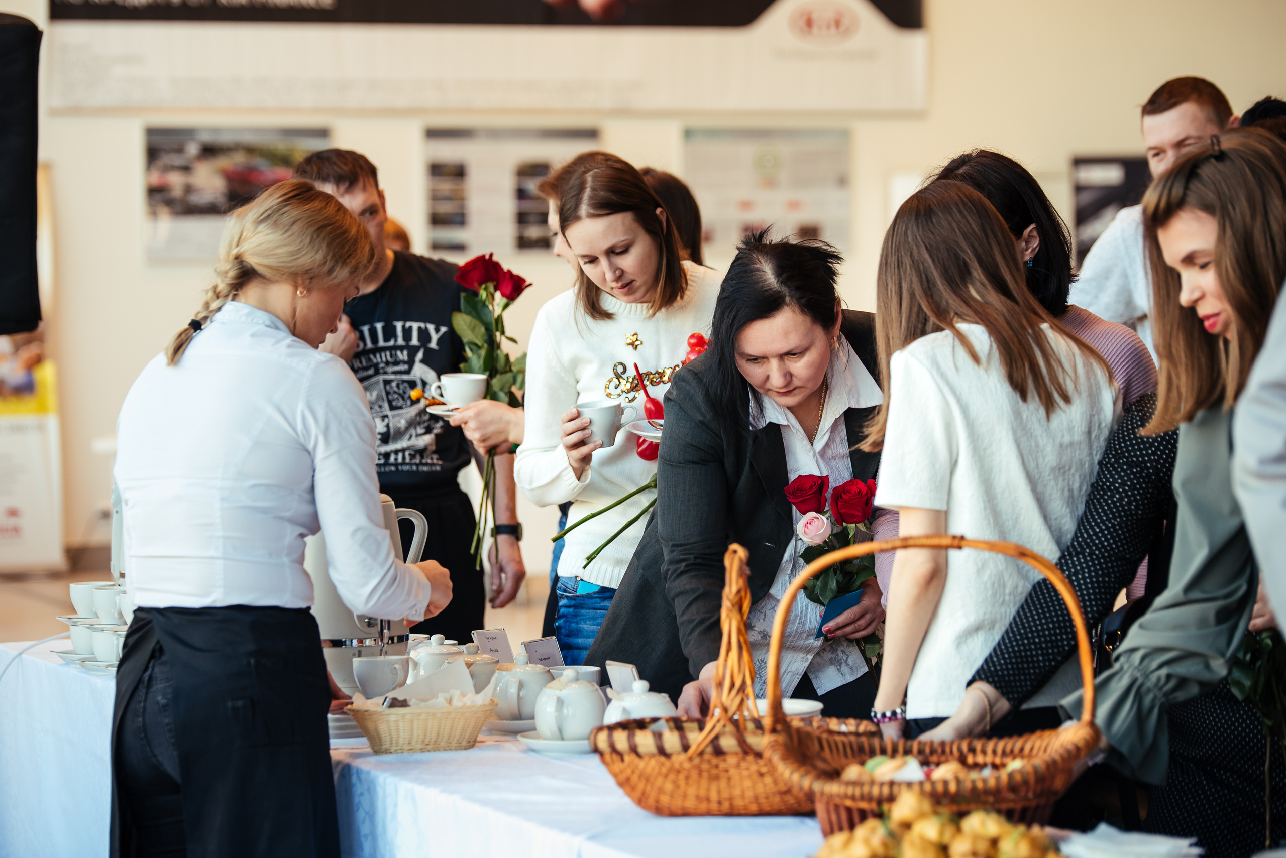 Фотосъемка репортажа с празднования 8 марта в KIA-центре, Челябинск. Свадебный и просто хороший фотограф в Челябинске
