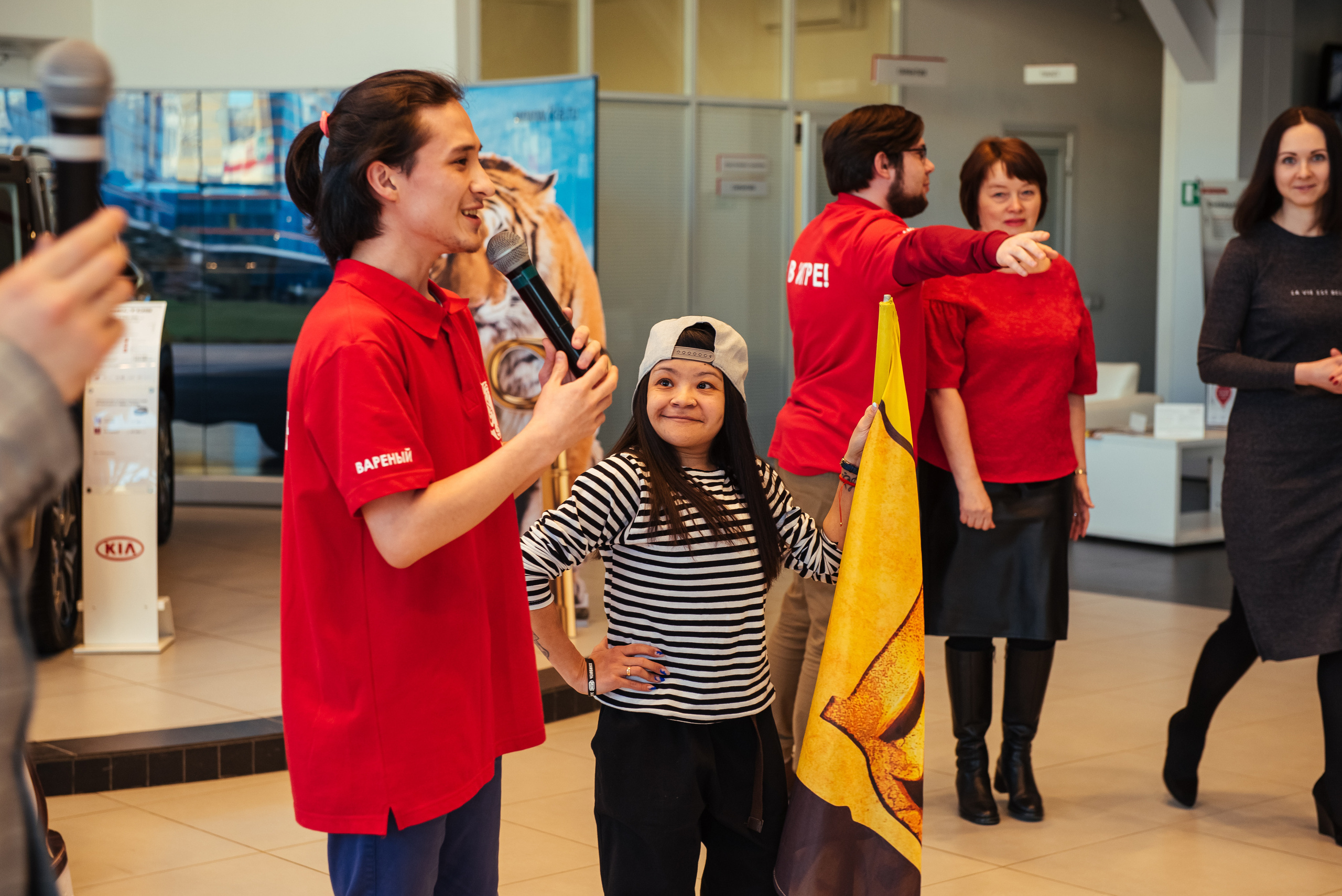 Фотосъемка репортажа с празднования 8 марта в KIA-центре, Челябинск. Свадебный и просто хороший фотограф в Челябинске