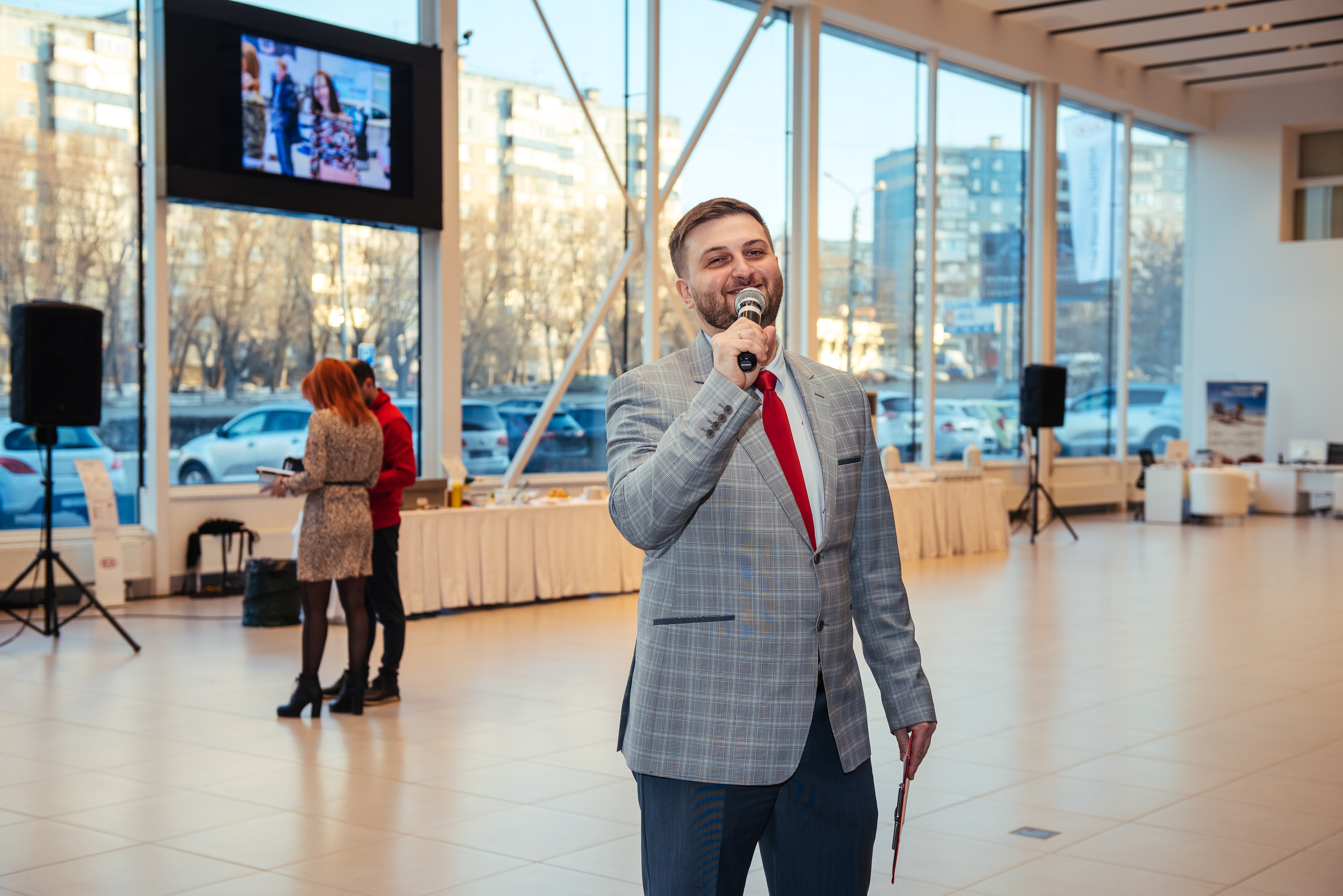 Фотосъемка репортажа с празднования 8 марта в KIA-центре, Челябинск. Свадебный и просто хороший фотограф в Челябинске
