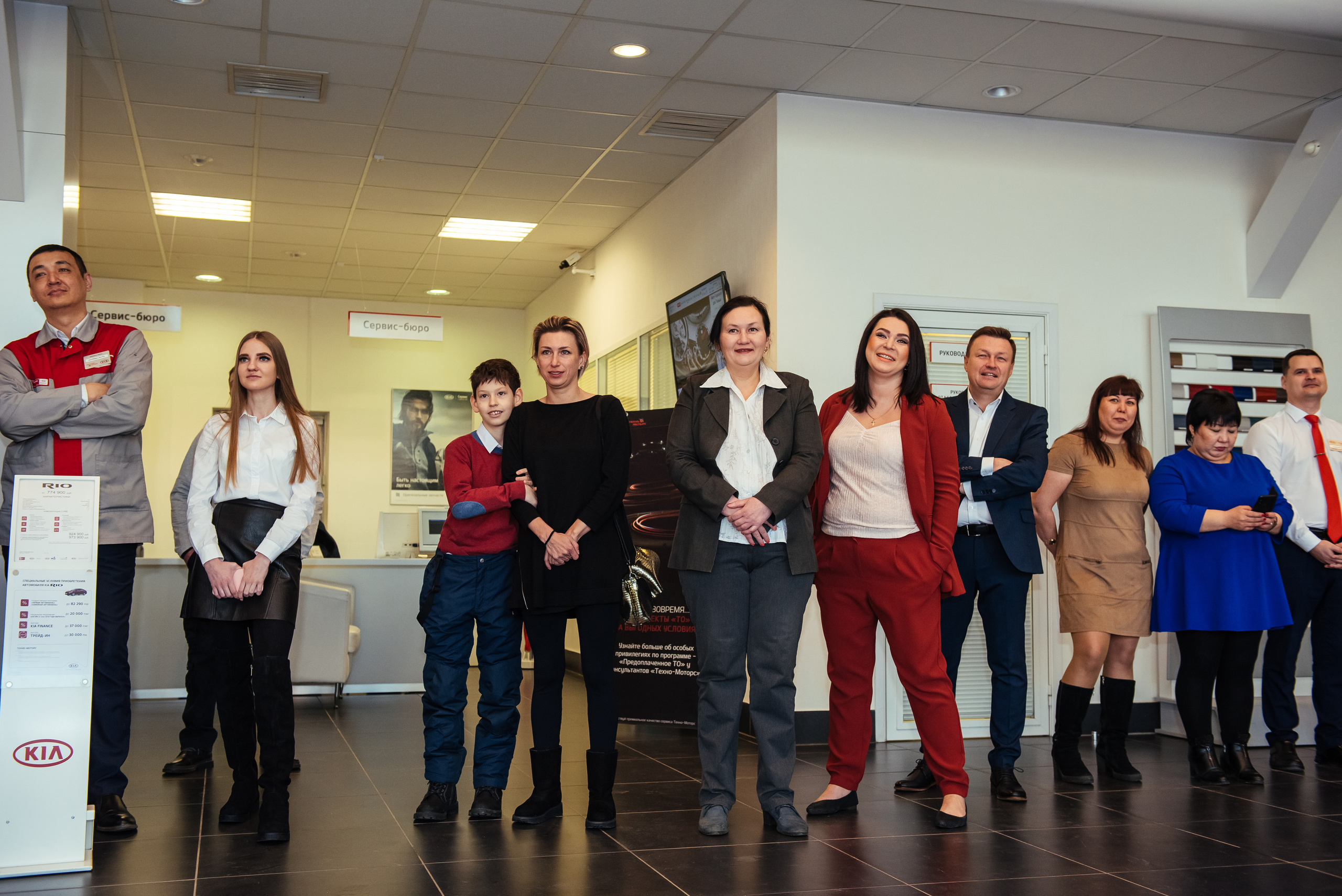 Фотосъемка репортажа с празднования 8 марта в KIA-центре, Челябинск. Свадебный и просто хороший фотограф в Челябинске