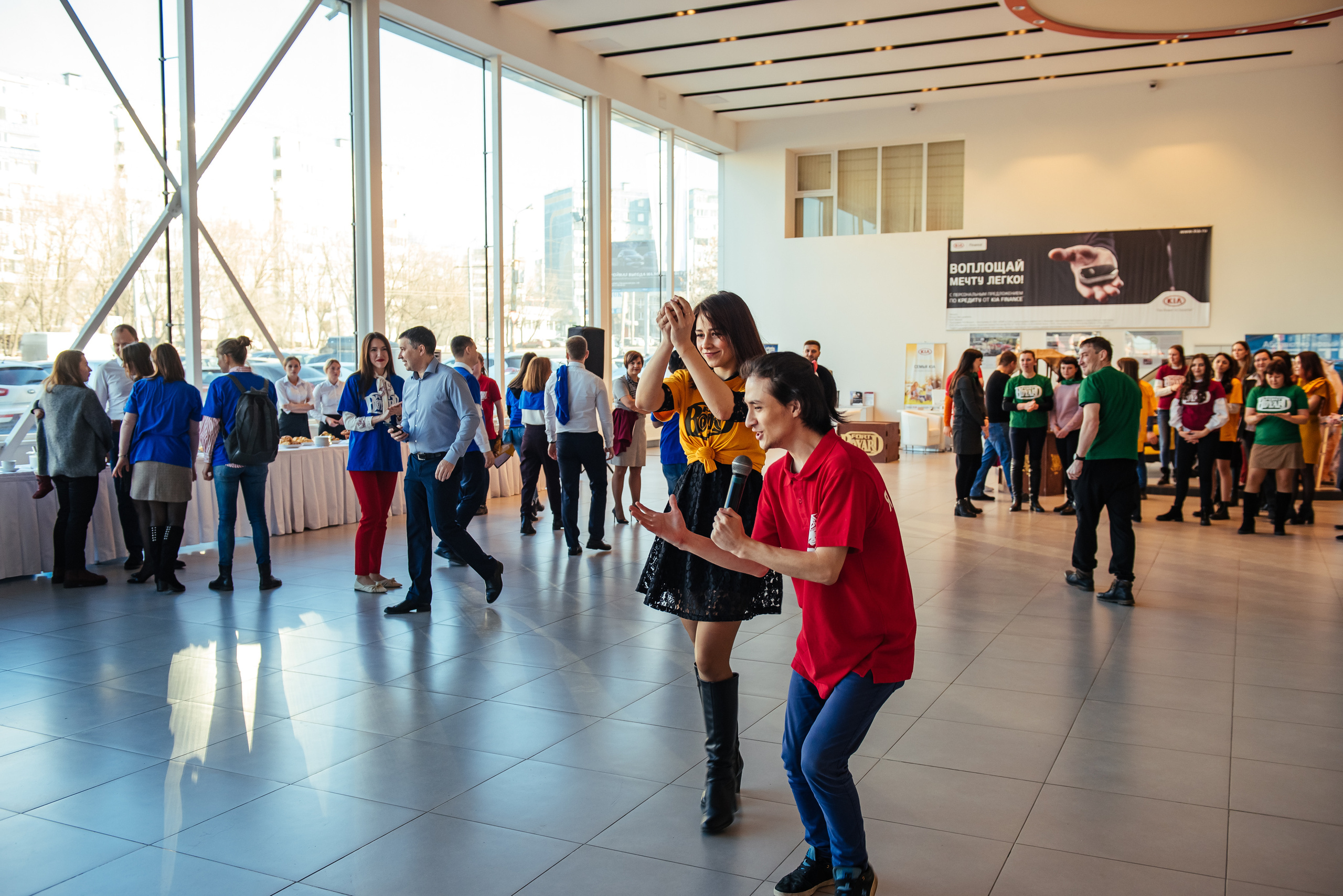 Фотосъемка репортажа с празднования 8 марта в KIA-центре, Челябинск. Свадебный и просто хороший фотограф в Челябинске