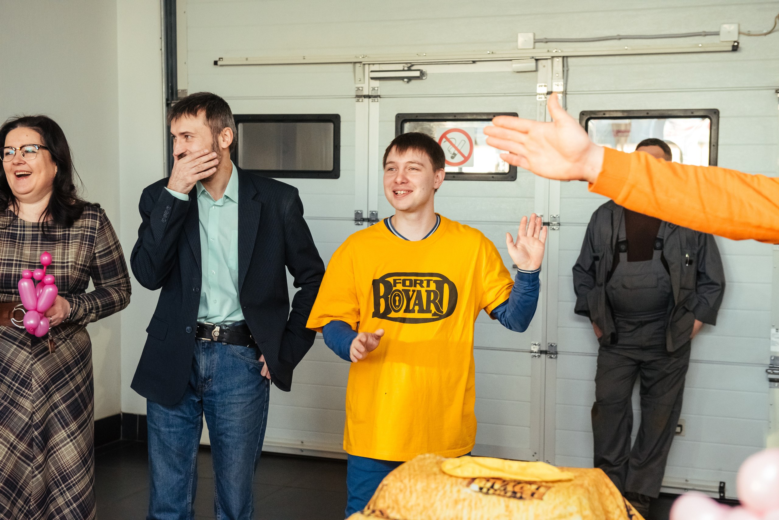 Фотосъемка репортажа с празднования 8 марта в KIA-центре, Челябинск. Свадебный и просто хороший фотограф в Челябинске