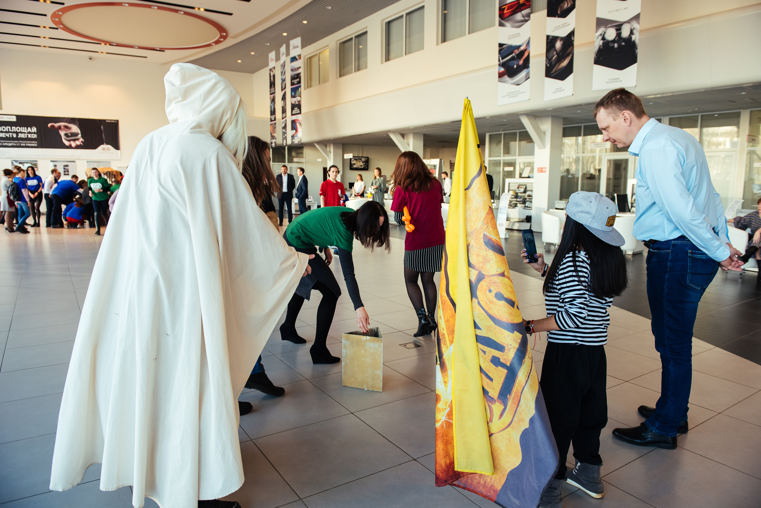 Фотосъемка репортажа с празднования 8 марта в KIA-центре, Челябинск. Свадебный и просто хороший фотограф в Челябинске