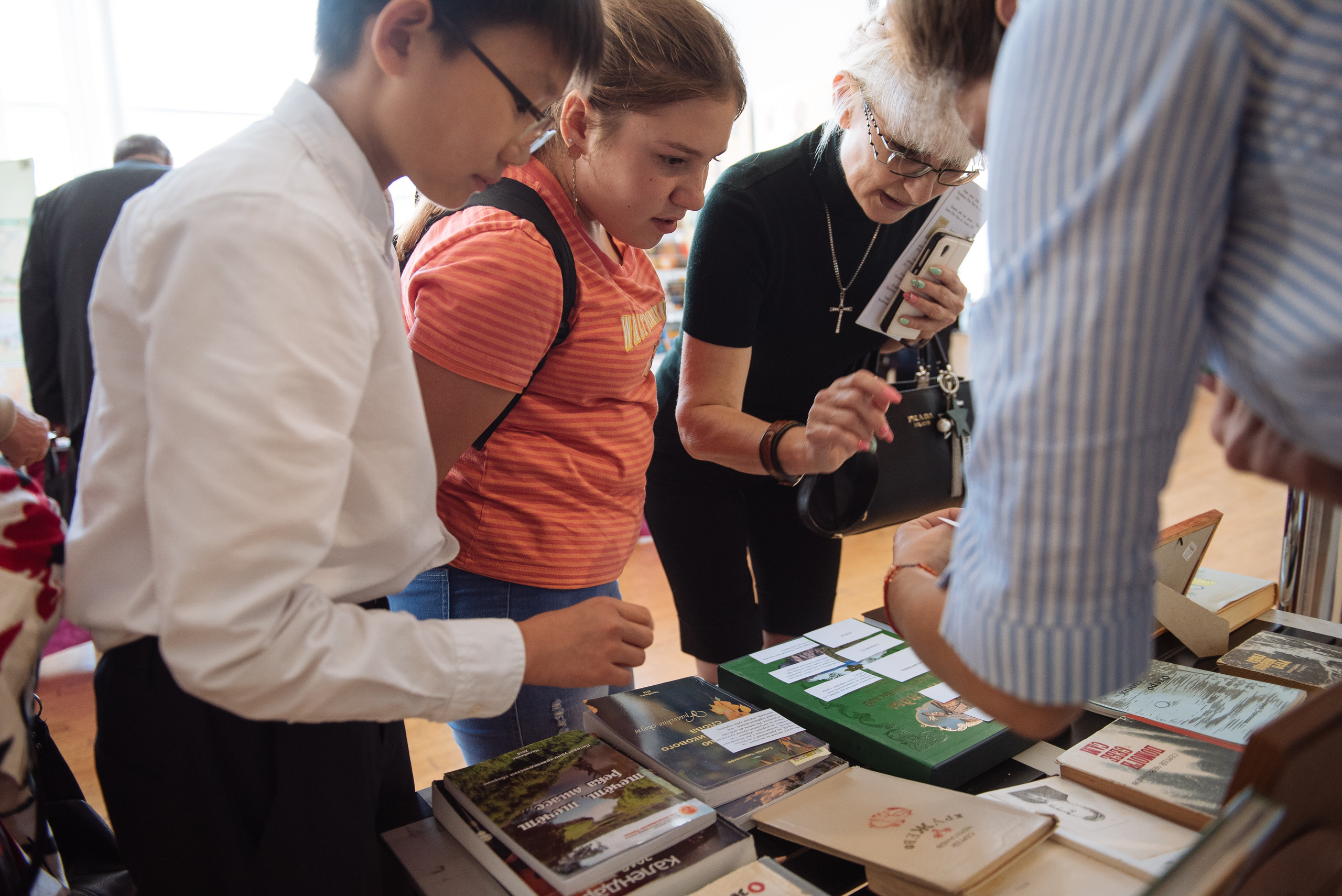 Южноуральская книжная выставка-ярмарка в Союзе Художников, Челябинск. Свадебный и просто хороший фотограф в Челябинске