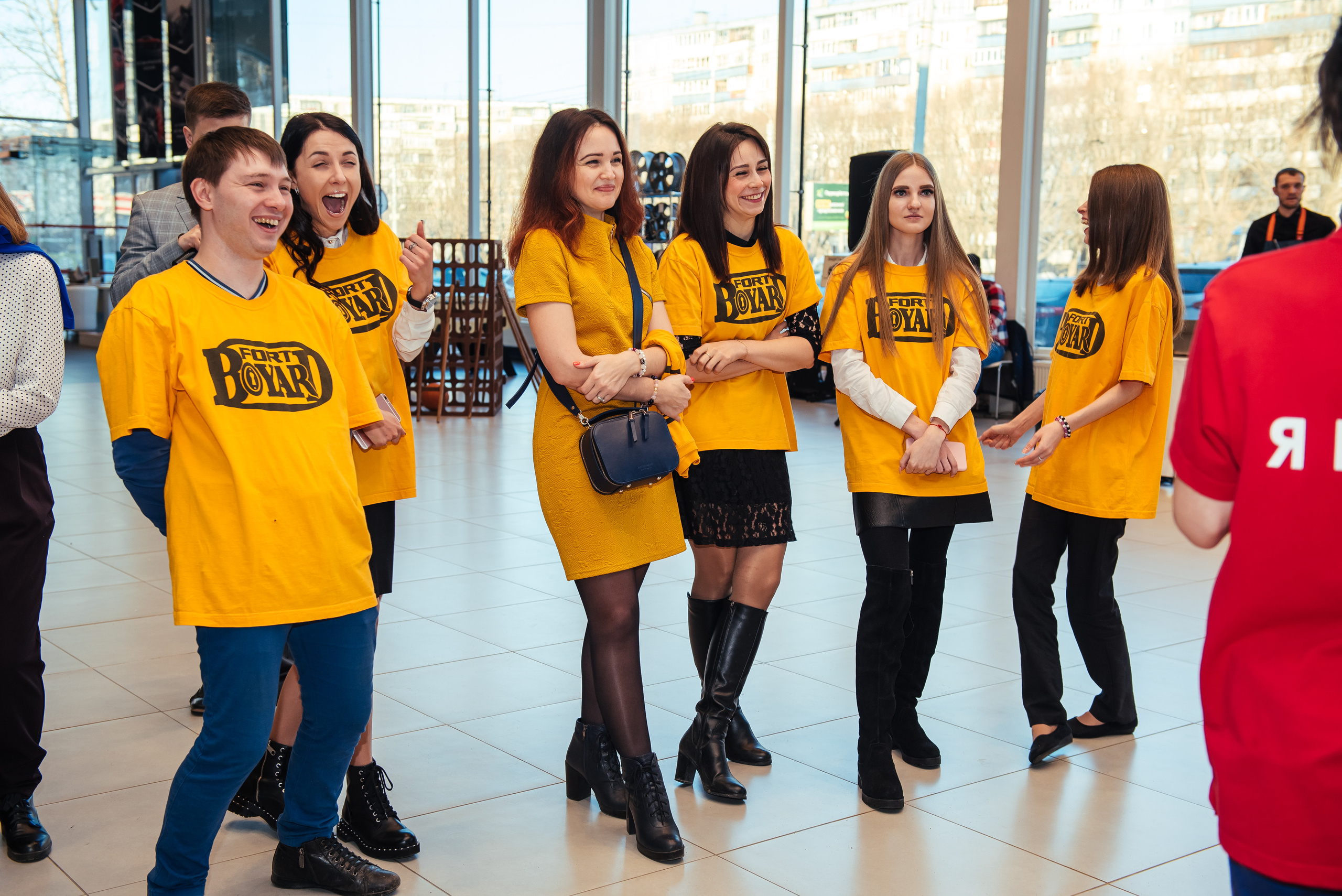 Фотосъемка репортажа с празднования 8 марта в KIA-центре, Челябинск. Свадебный и просто хороший фотограф в Челябинске