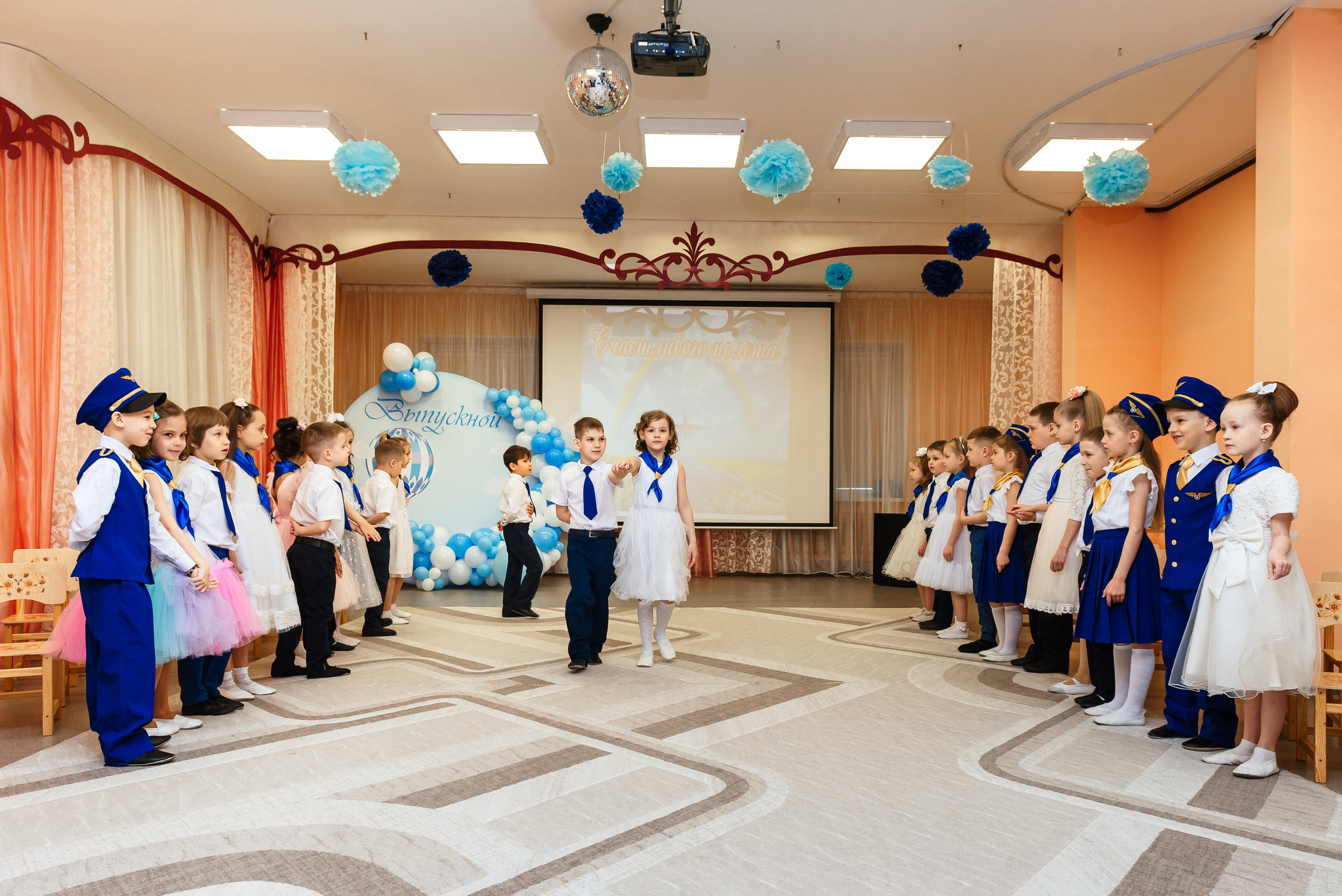 Выпускной в детсаду. Wedding and family photographer USA