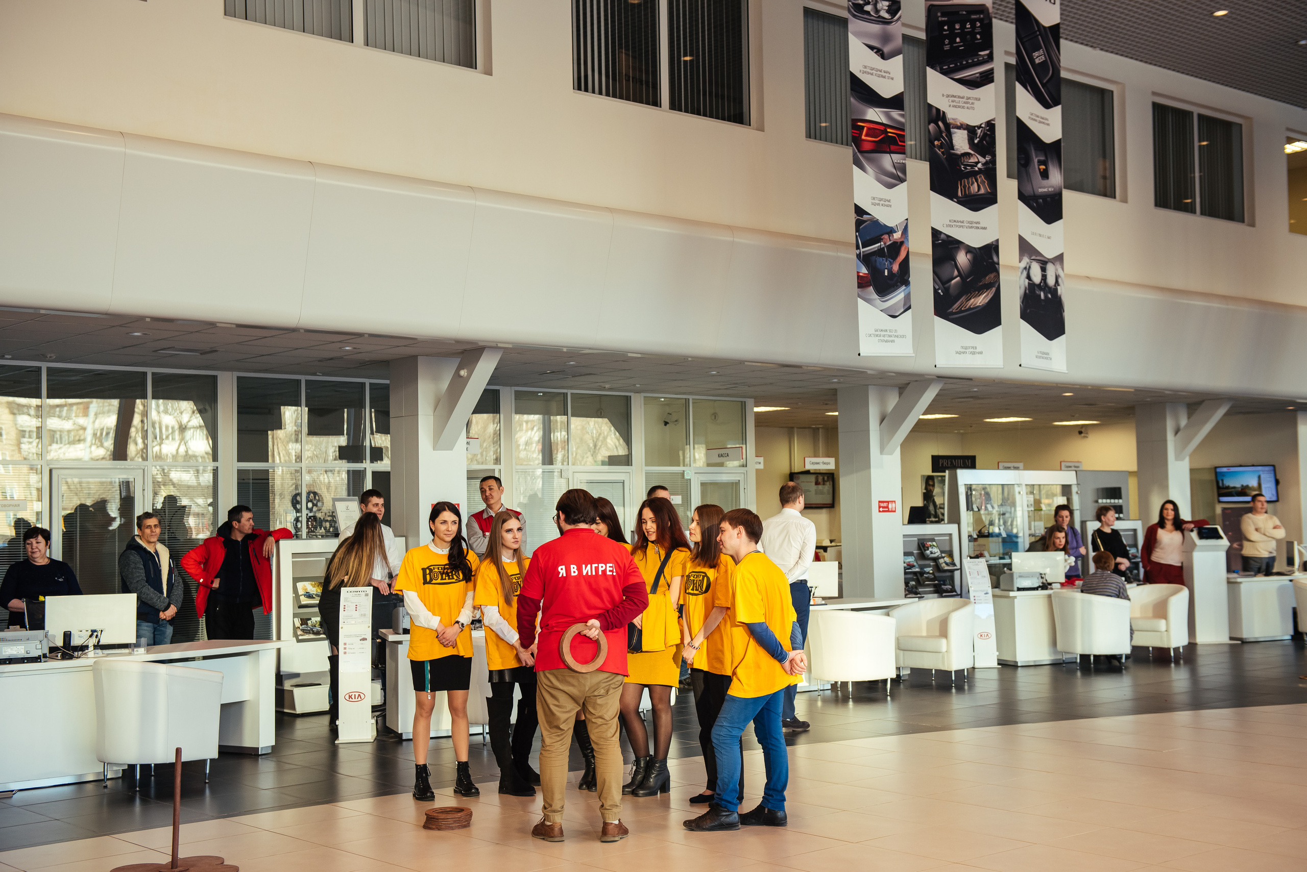 Фотосъемка репортажа с празднования 8 марта в KIA-центре, Челябинск. Свадебный и просто хороший фотограф в Челябинске