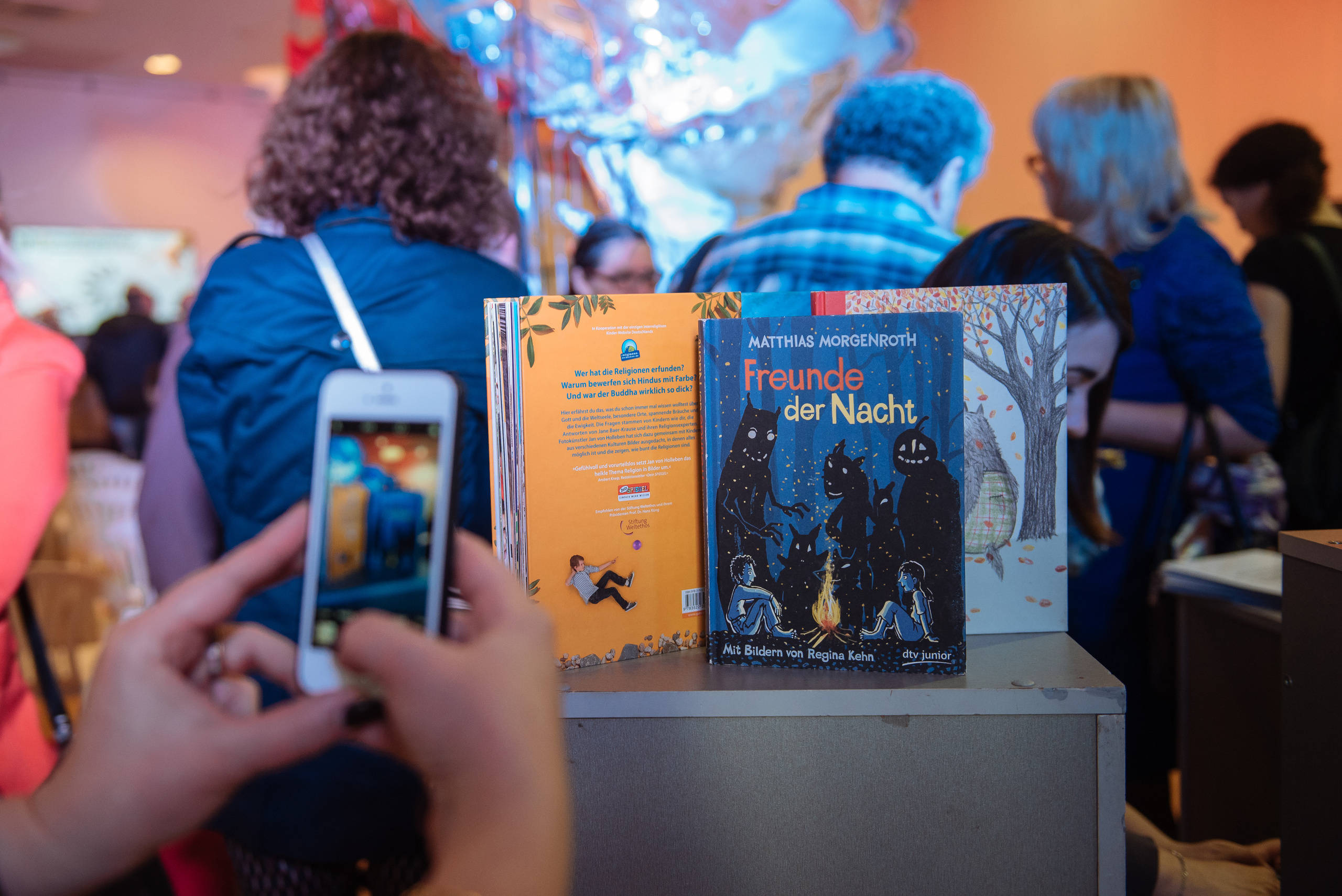 Южноуральская книжная выставка-ярмарка в Союзе Художников, Челябинск. Свадебный и просто хороший фотограф в Челябинске