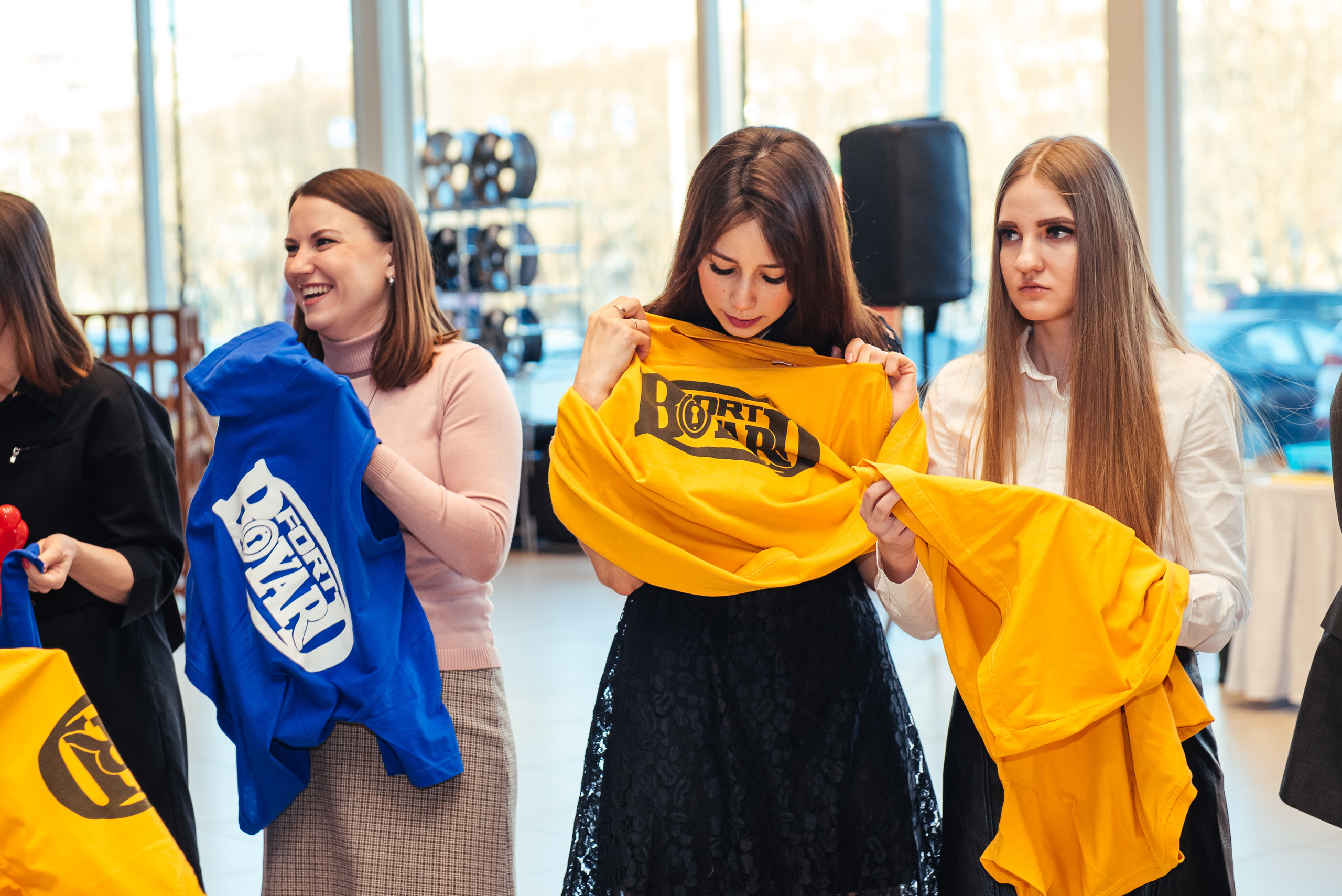 Фотосъемка репортажа с празднования 8 марта в KIA-центре, Челябинск. Свадебный и просто хороший фотограф в Челябинске