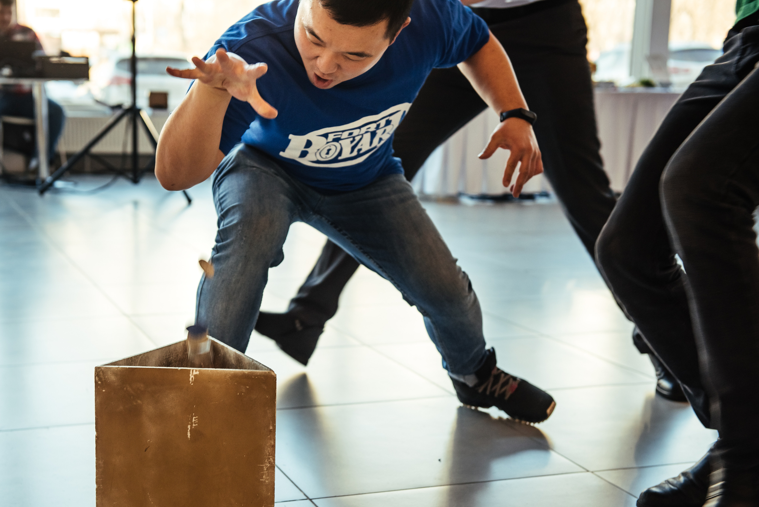 Фотосъемка репортажа с празднования 8 марта в KIA-центре, Челябинск. Свадебный и просто хороший фотограф в Челябинске