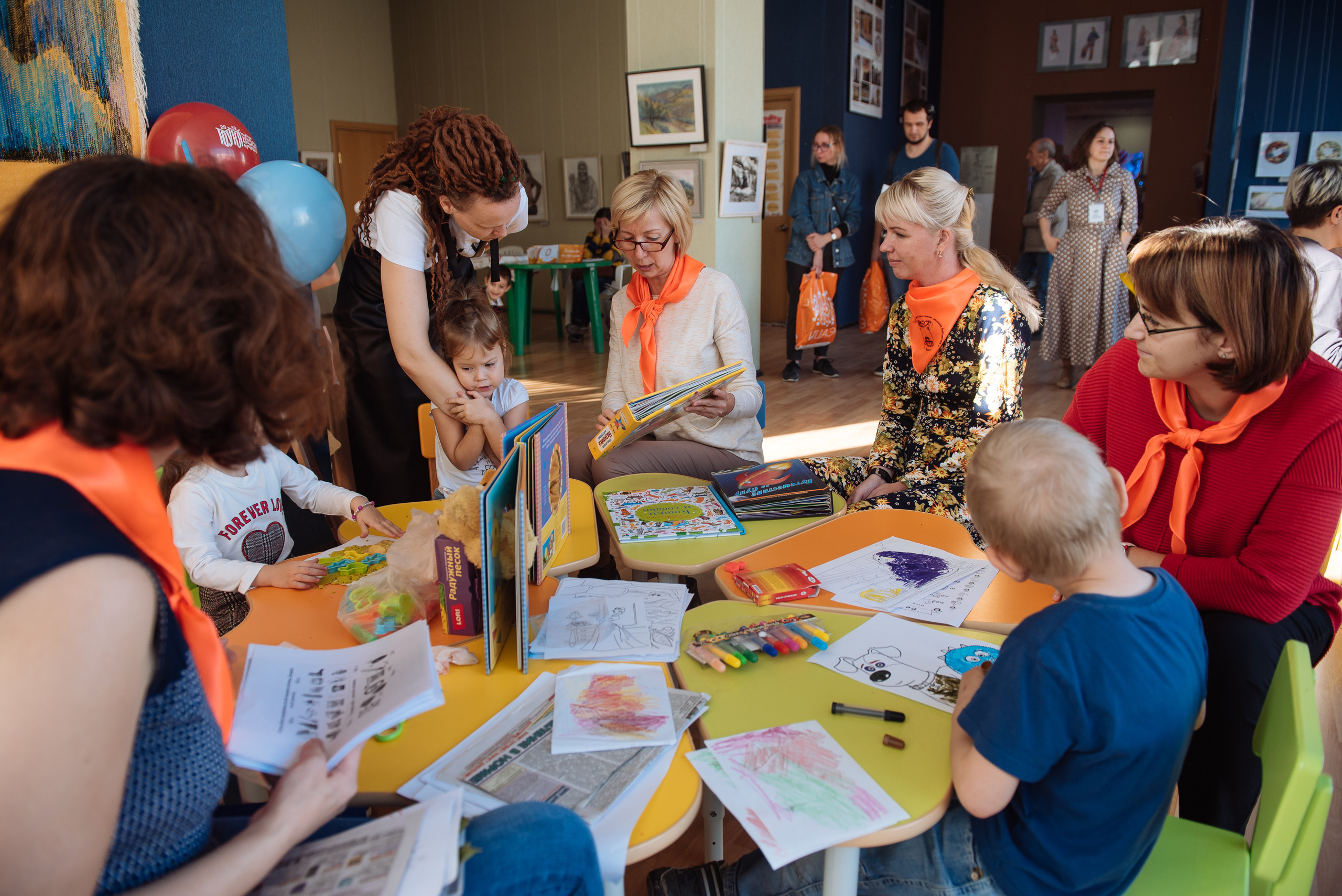 Южноуральская книжная выставка-ярмарка в Союзе Художников, Челябинск. Свадебный и просто хороший фотограф в Челябинске