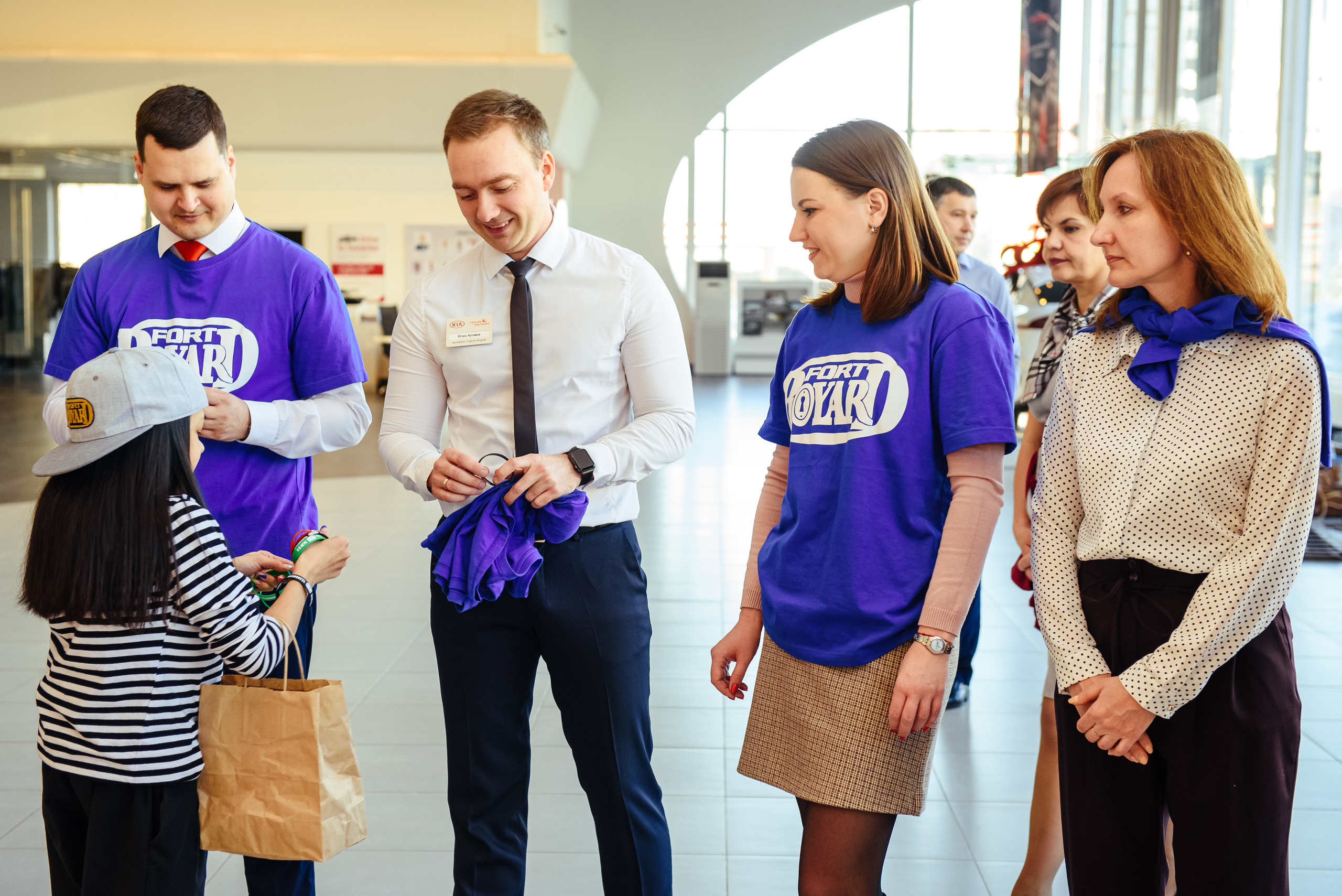 Фотосъемка репортажа с празднования 8 марта в KIA-центре, Челябинск. Свадебный и просто хороший фотограф в Челябинске