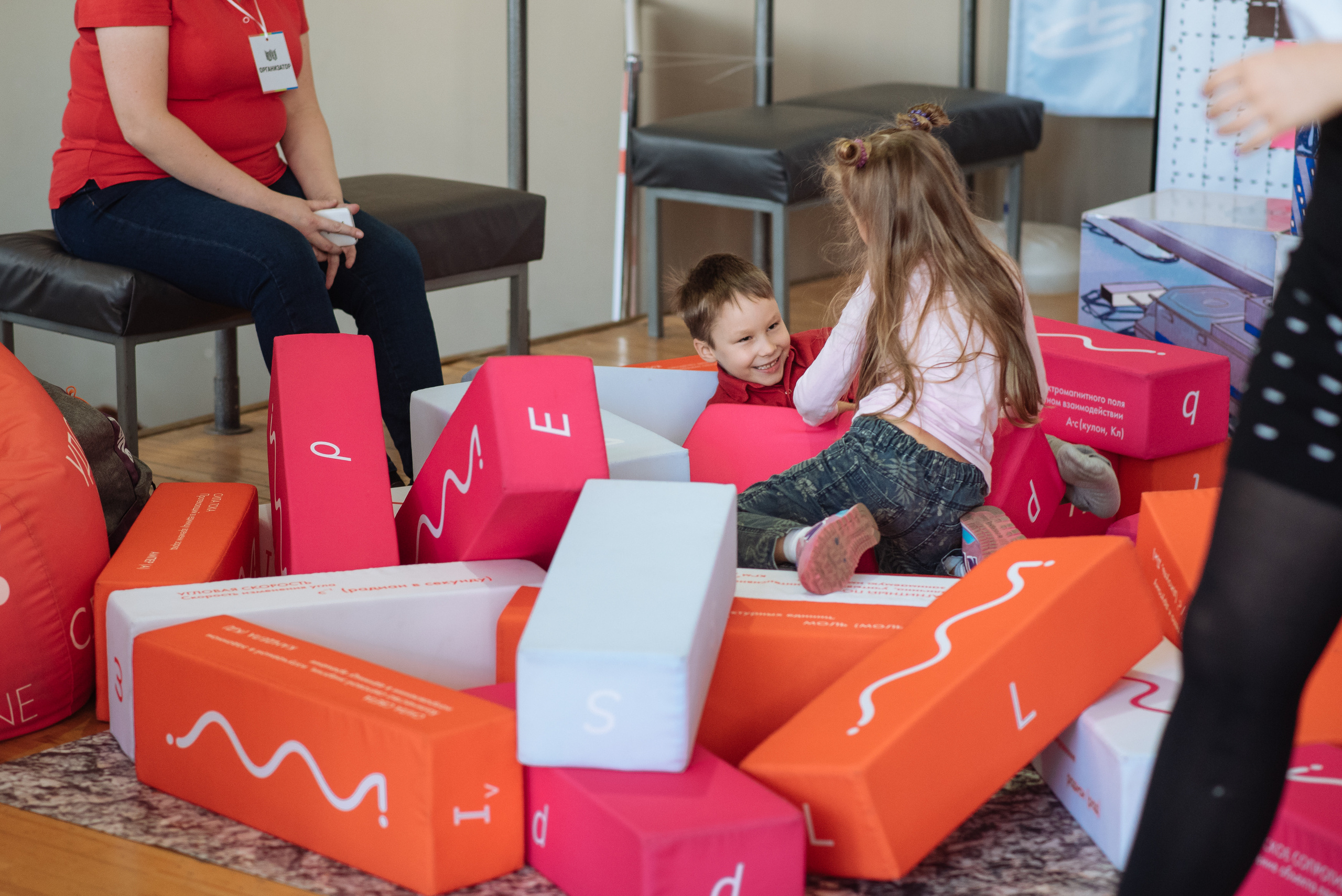 Южноуральская книжная выставка-ярмарка в Союзе Художников, Челябинск. Свадебный и просто хороший фотограф в Челябинске