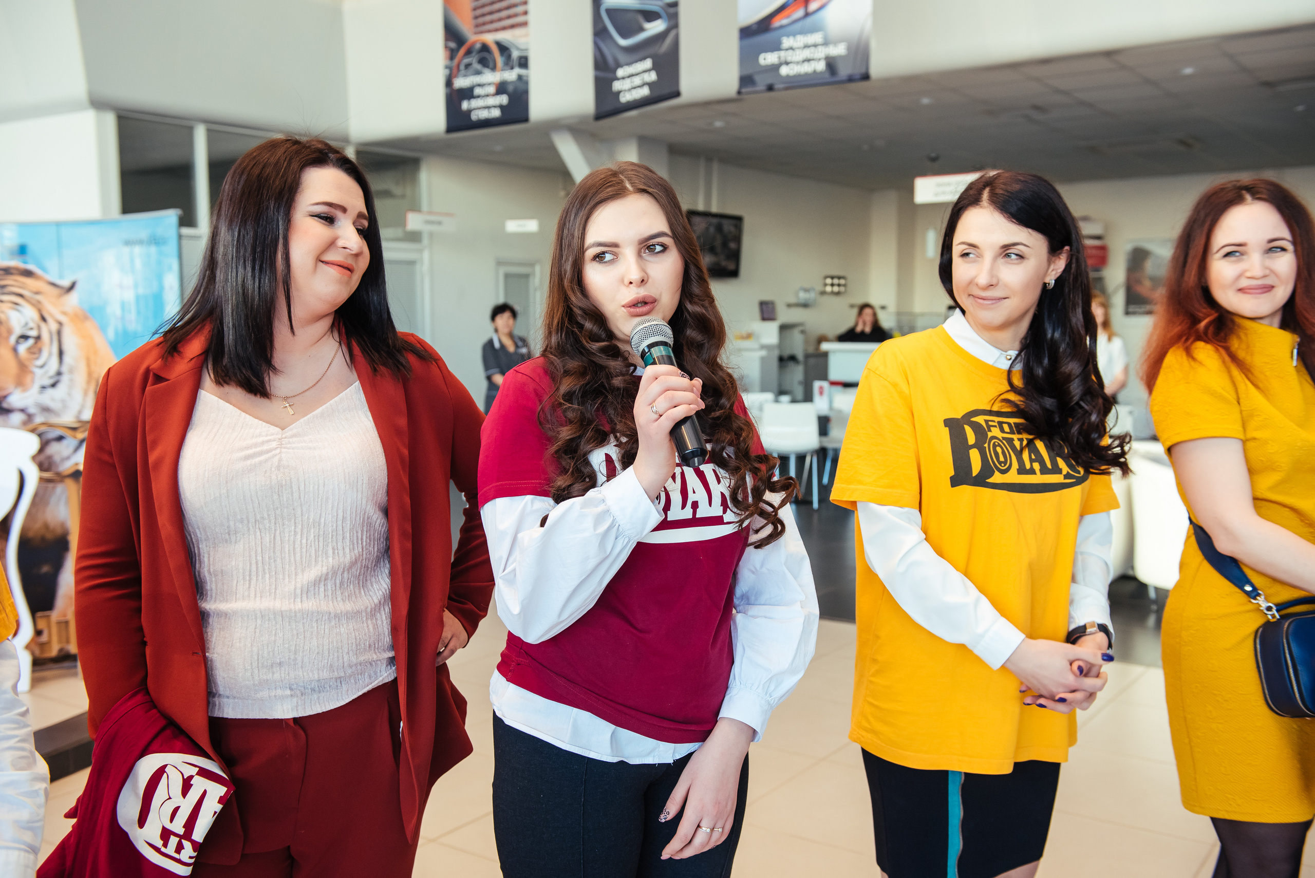 Фотосъемка репортажа с празднования 8 марта в KIA-центре, Челябинск. Свадебный и просто хороший фотограф в Челябинске