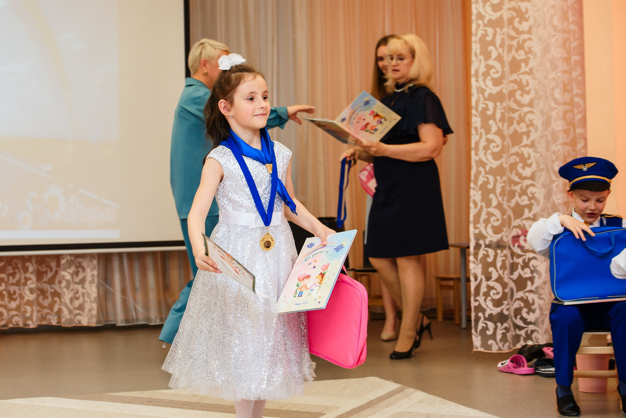 Выпускной в детсаду. Wedding and family photographer USA