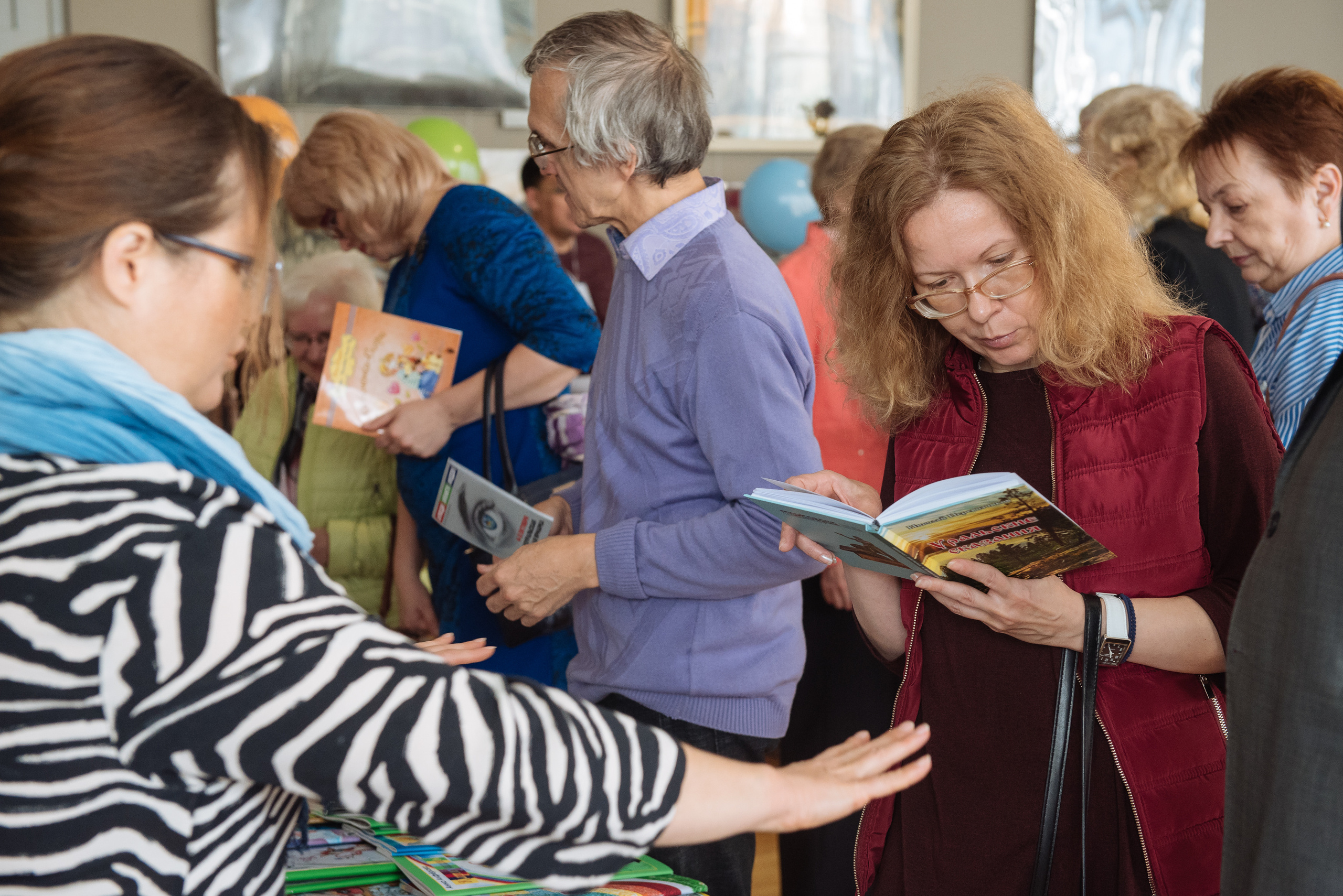Южноуральская книжная выставка-ярмарка в Союзе Художников, Челябинск. Свадебный и просто хороший фотограф в Челябинске