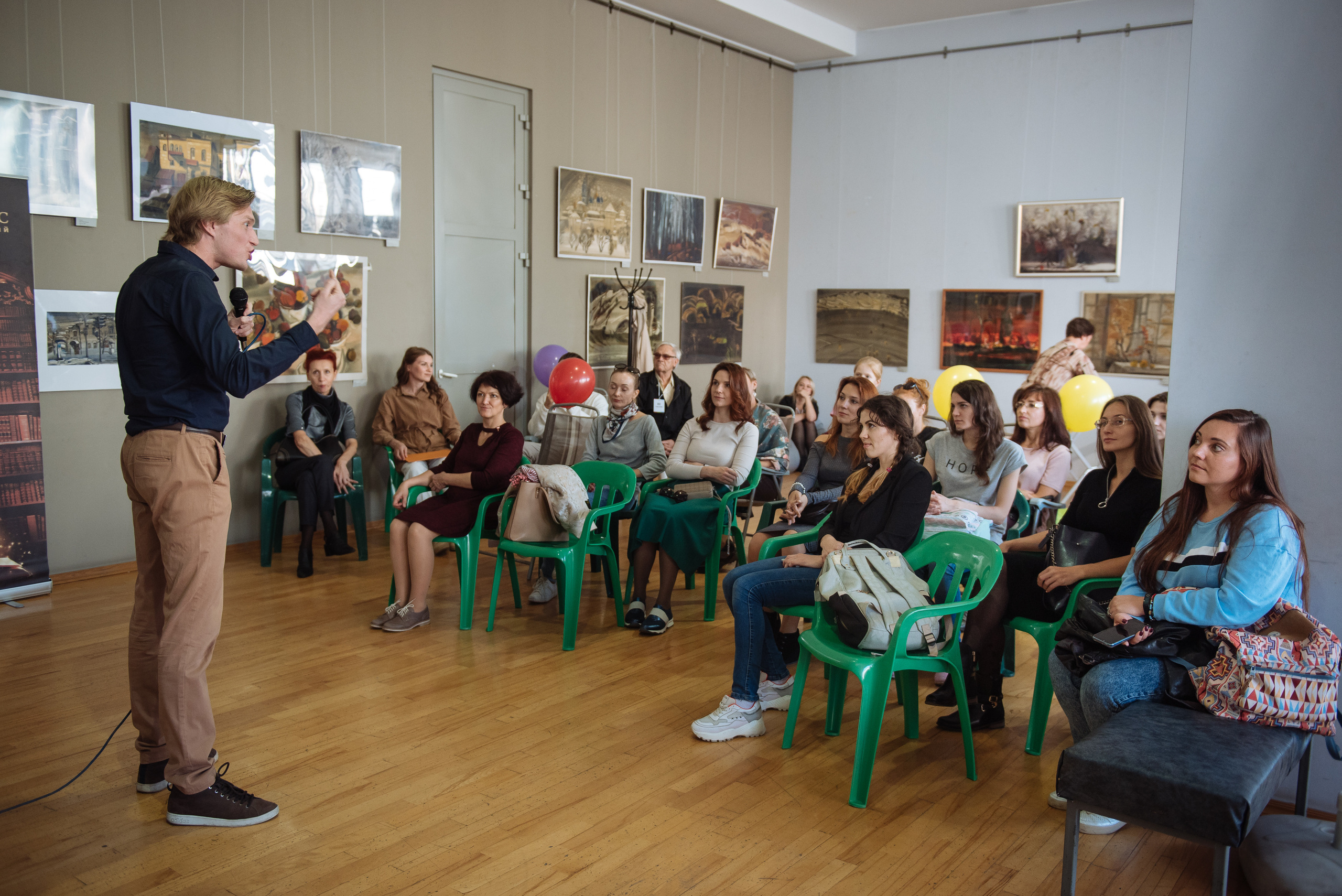 Южноуральская книжная выставка-ярмарка в Союзе Художников, Челябинск. Свадебный и просто хороший фотограф в Челябинске